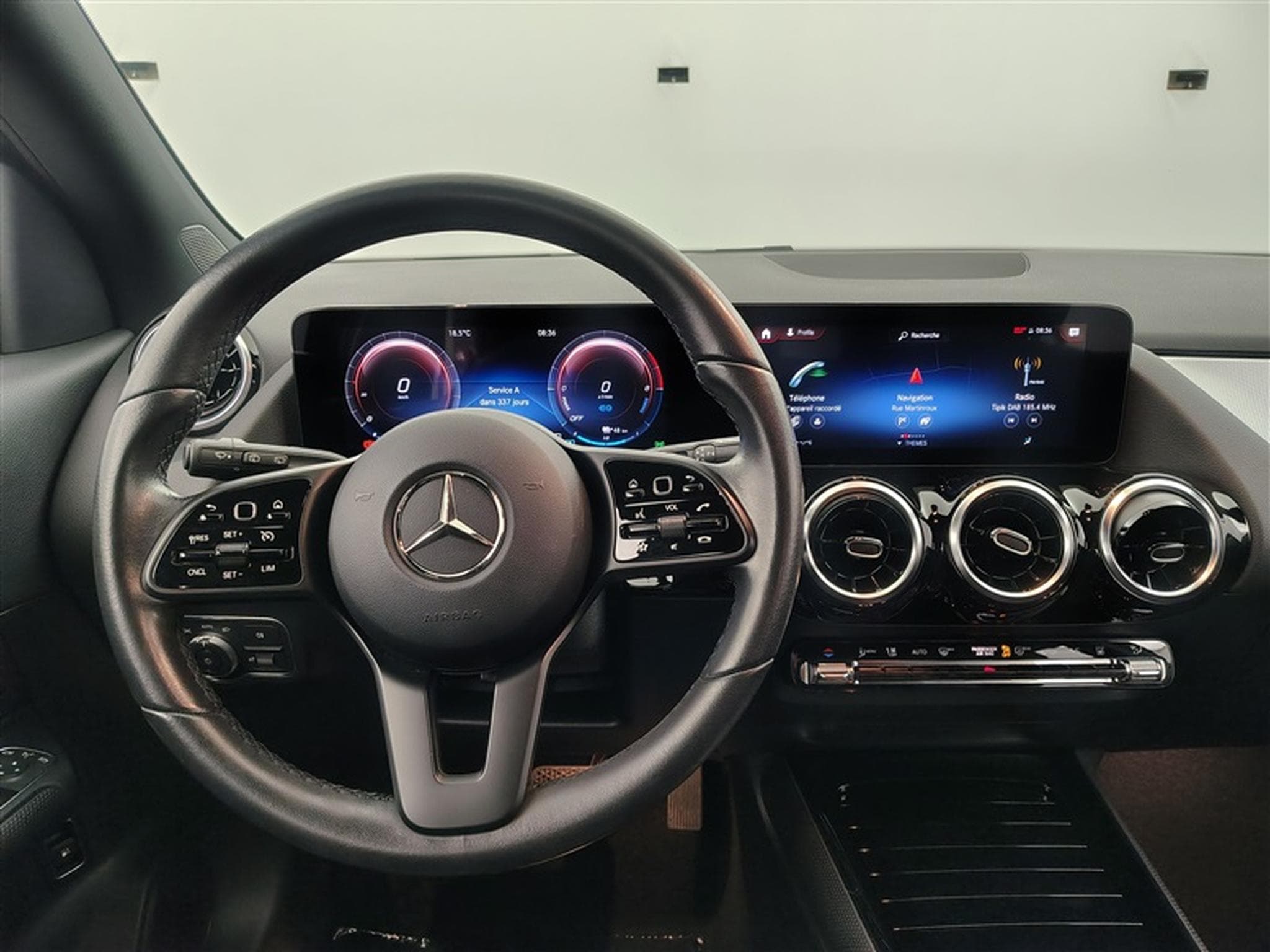 Mercedes GLA 250 e PHEV Business Line Navi / Led / PDC av+ar (2022) - Foto 9