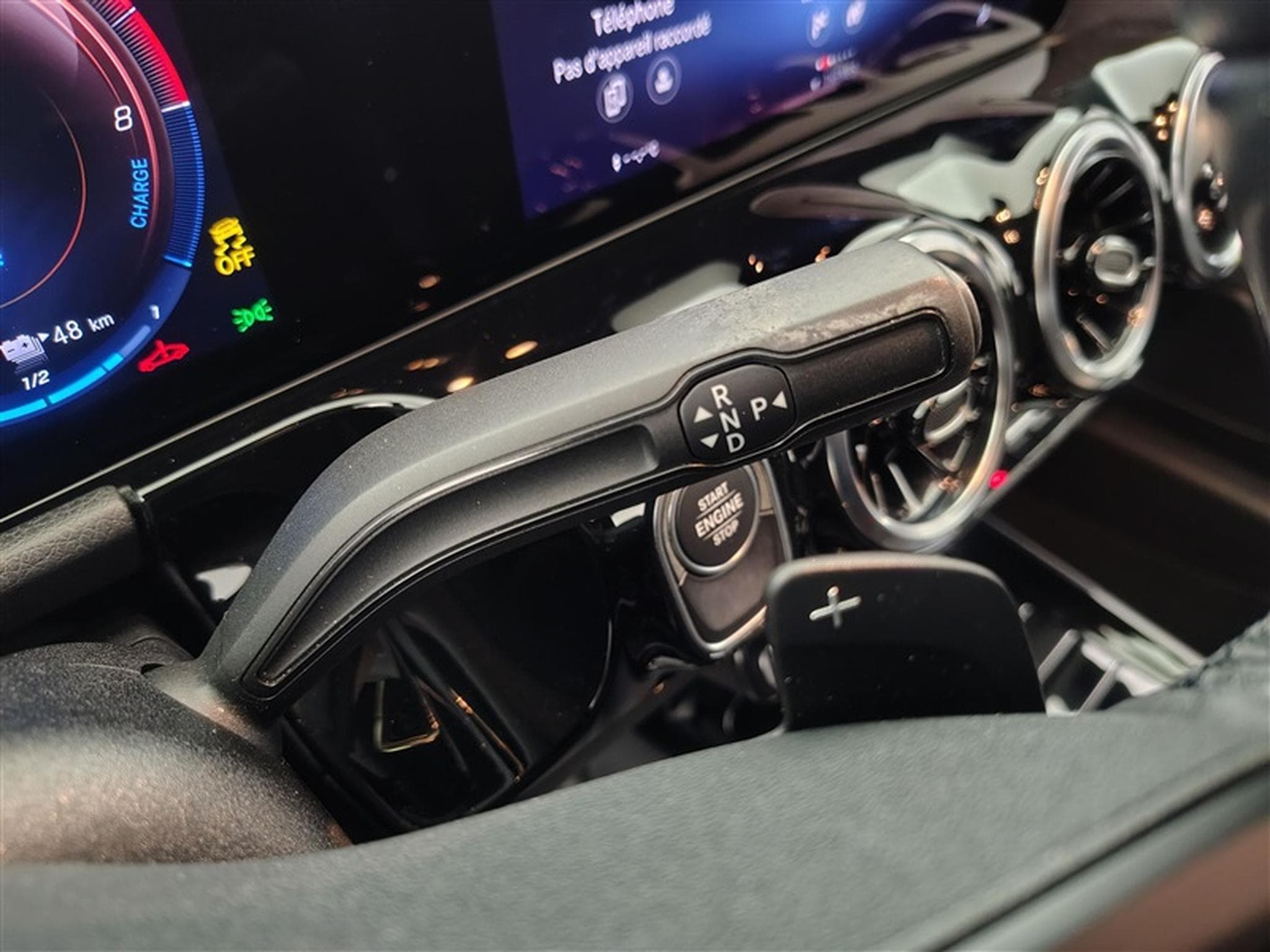 Mercedes GLA 250 e PHEV Business Line Navi / Led / PDC av+ar (2022) - Foto 12