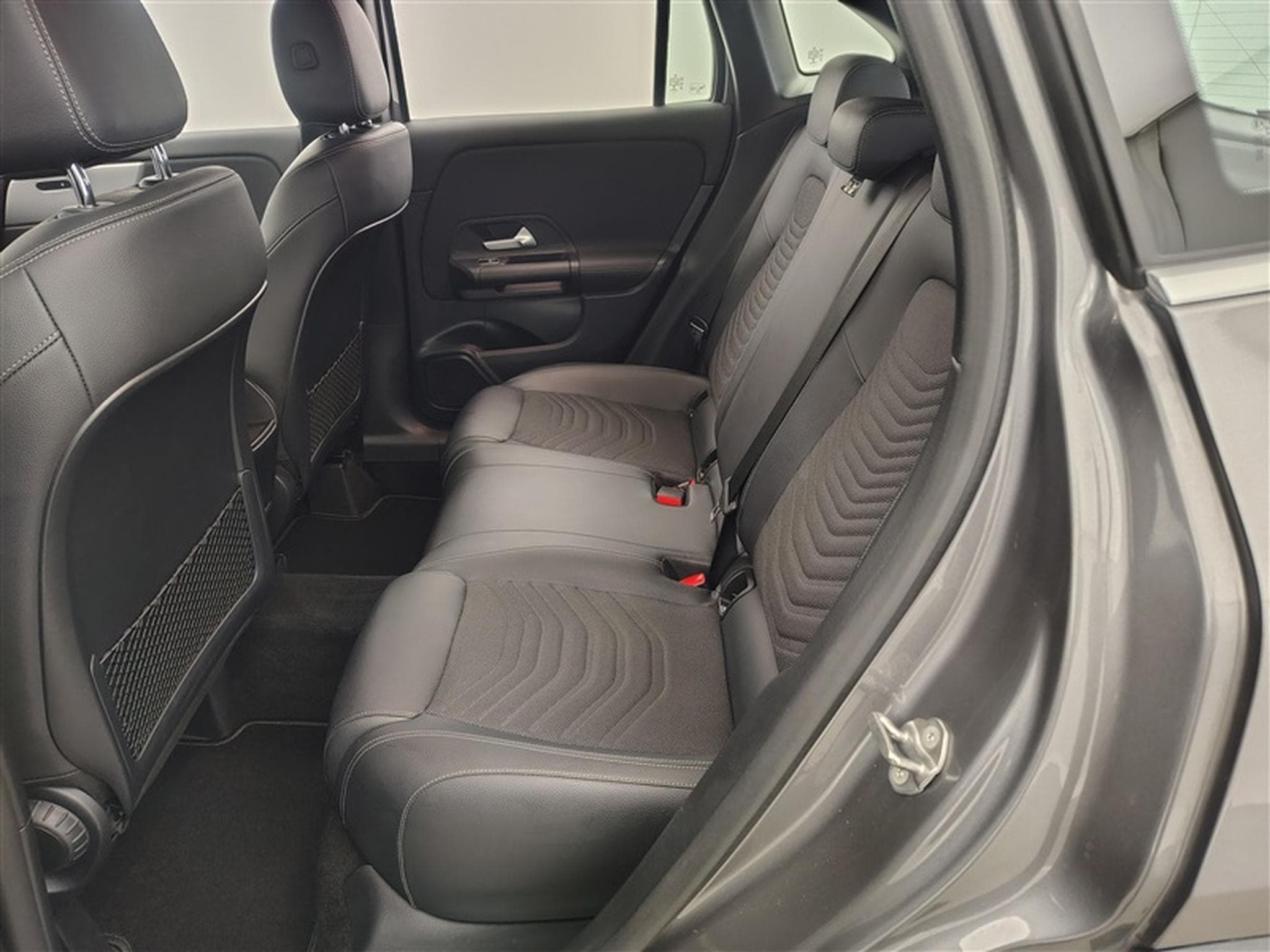 Mercedes GLA 250 e PHEV Business Line Navi / Led / PDC av+ar (2022) - Foto 13