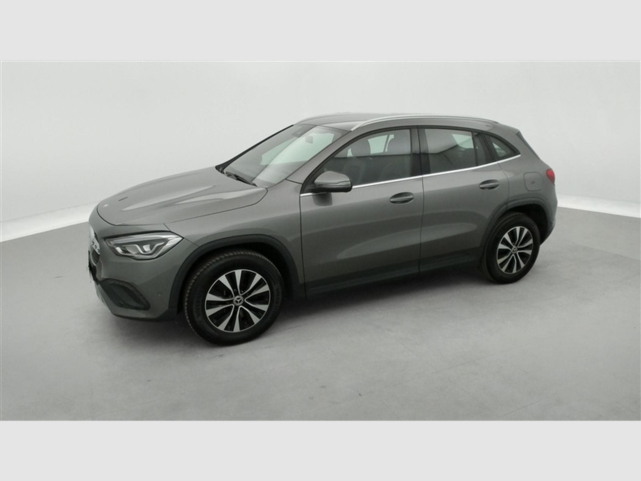 Mercedes GLA 250 e PHEV Business Line Navi / Led / PDC av+ar (2022) - Foto 21