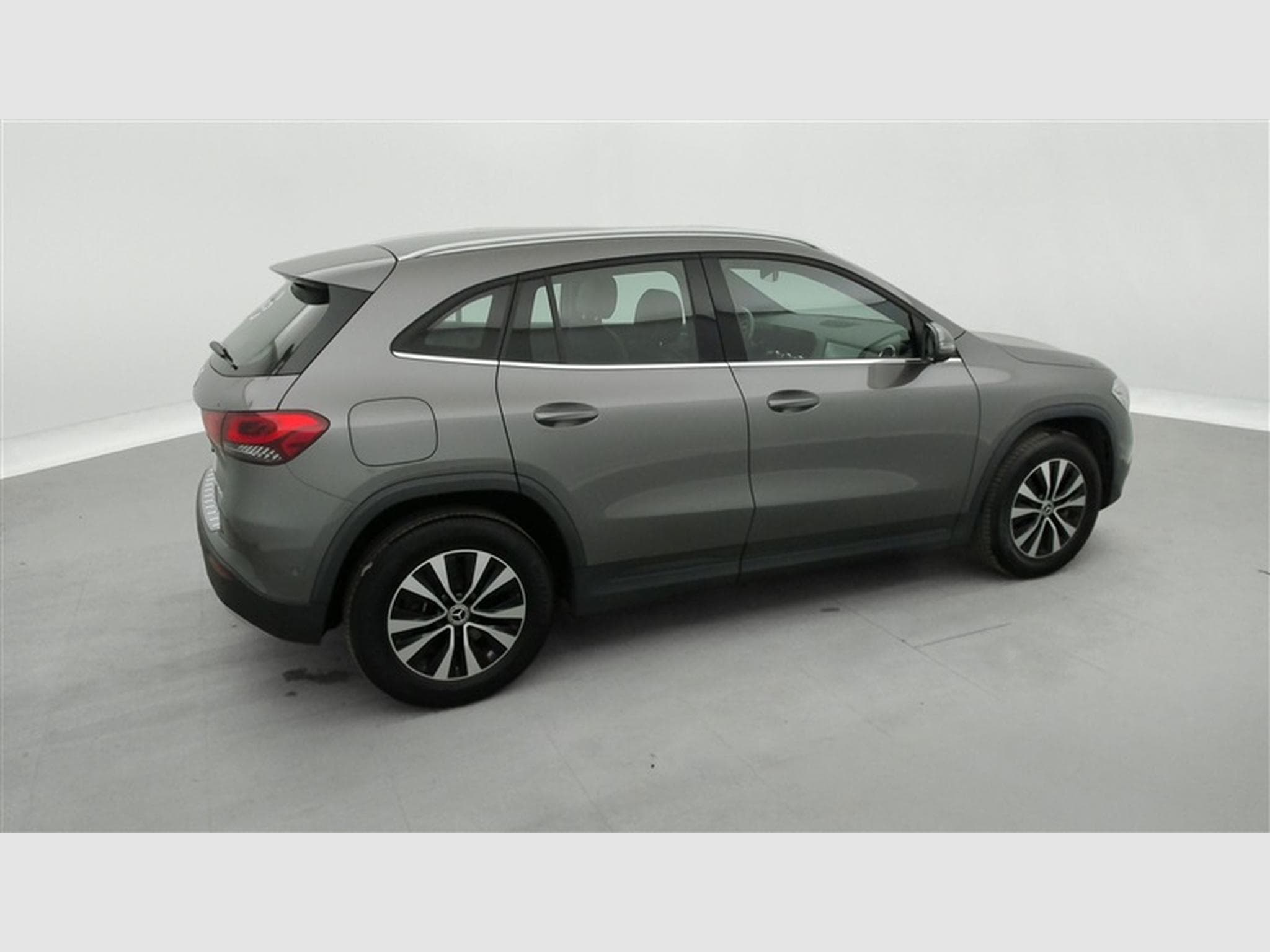 Mercedes GLA 250 e PHEV Business Line Navi / Led / PDC av+ar (2022) - Foto 25
