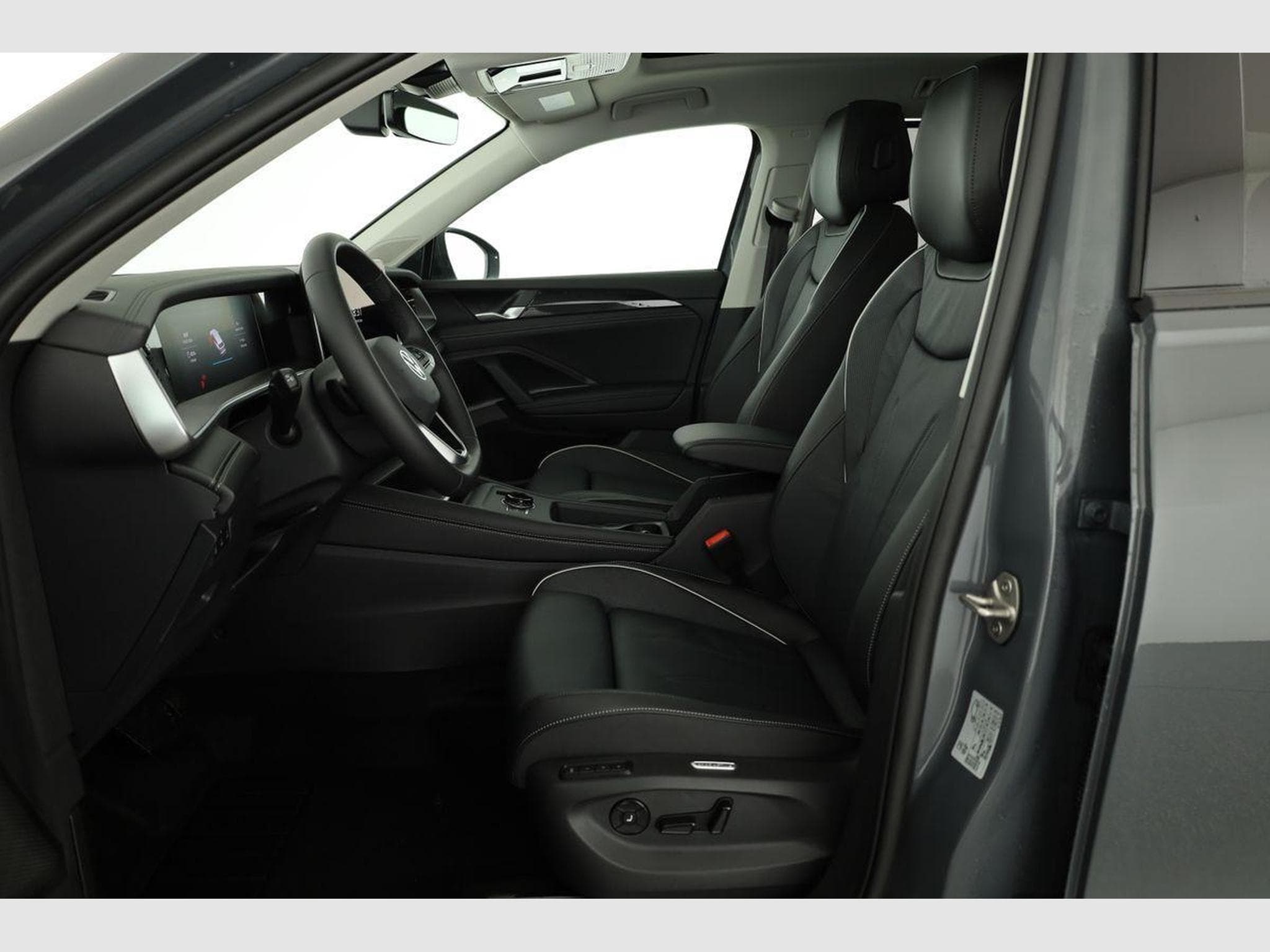 VW Tayron 1.5 TSI eHybrid 150 kW Life (2025) - Photo 9