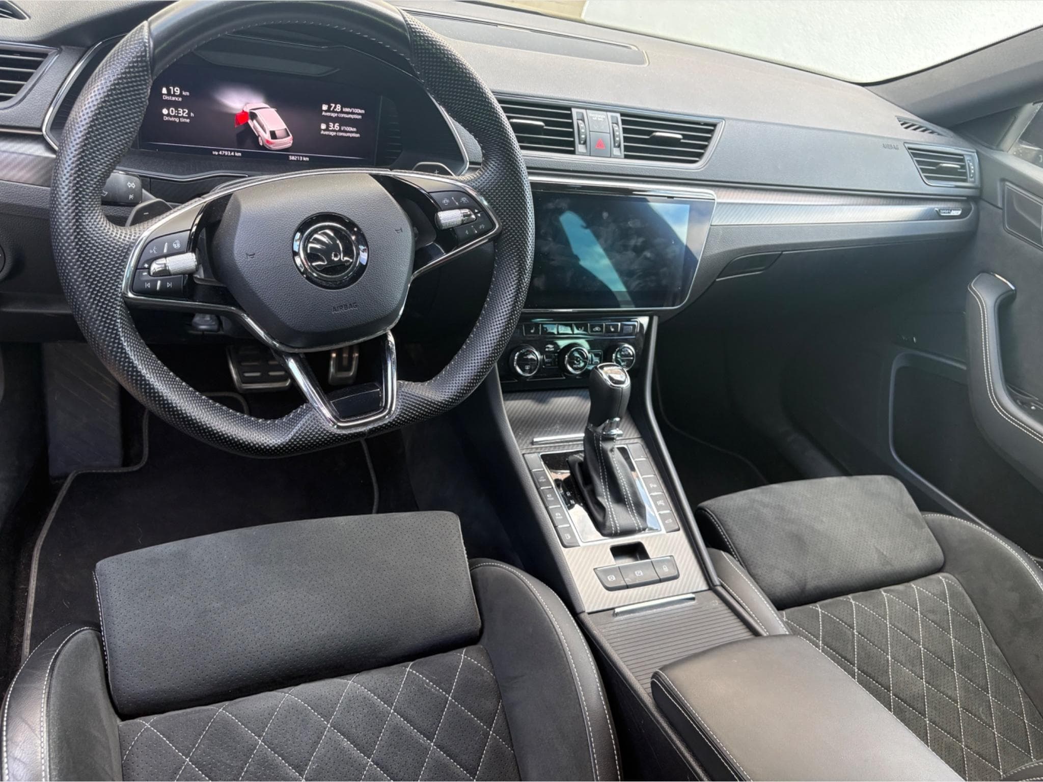 Skoda Superb Sportline, iV (plug-in hybrid) (2023) - Photo 5