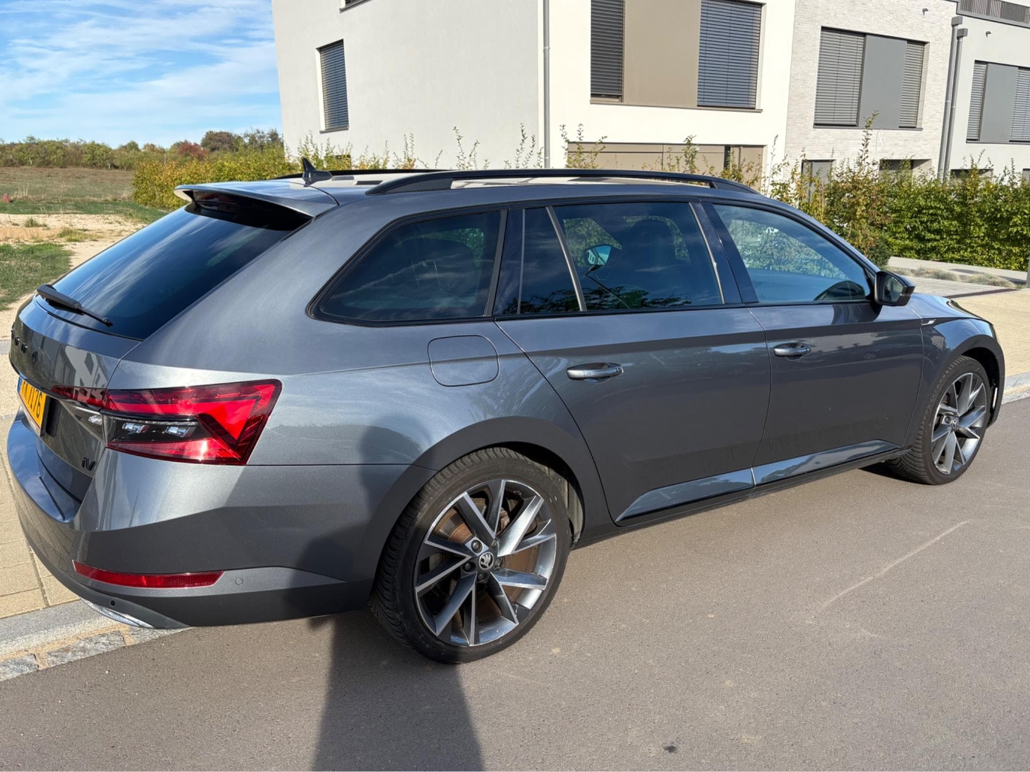 Skoda Superb Sportline, iV (plug-in hybrid) (2023) - Photo 7