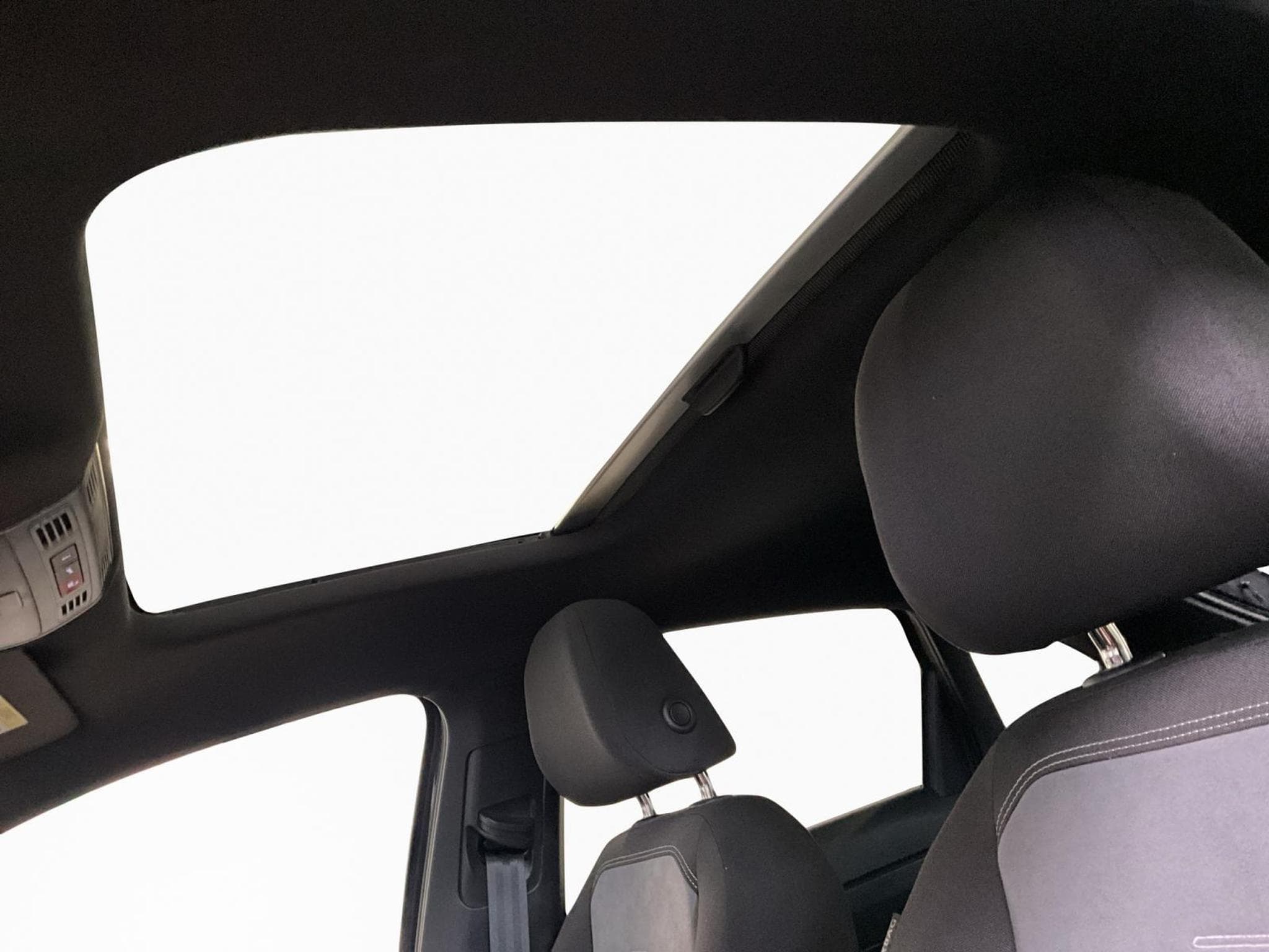 VW Taigo R-Line+DSG+Black-Style+Pano+IQ-Light+P.Tech. (2024) - Foto 18
