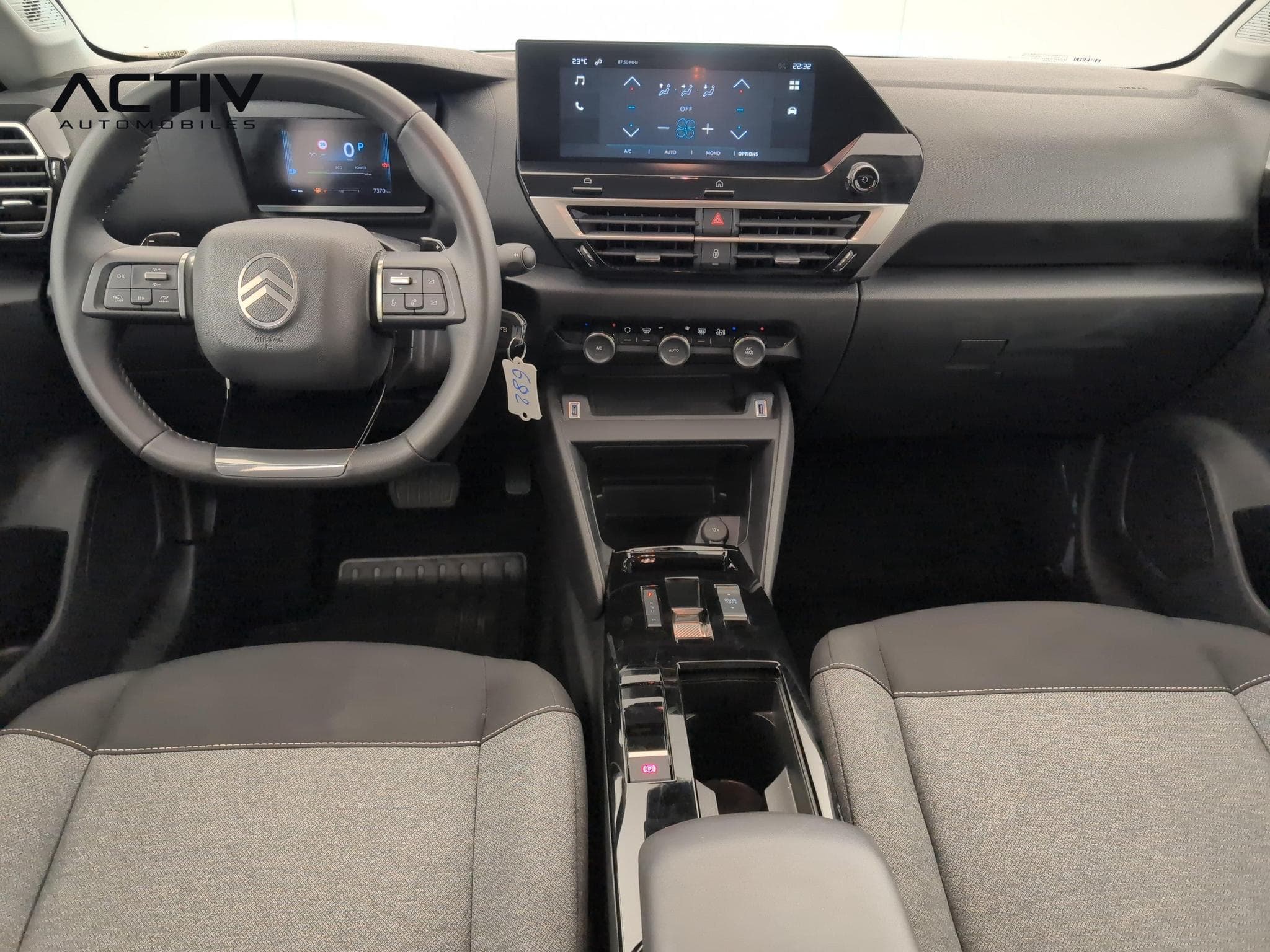 Citroën C4 Hybride 110 ch e-DCS6 You (2025) - Photo 13