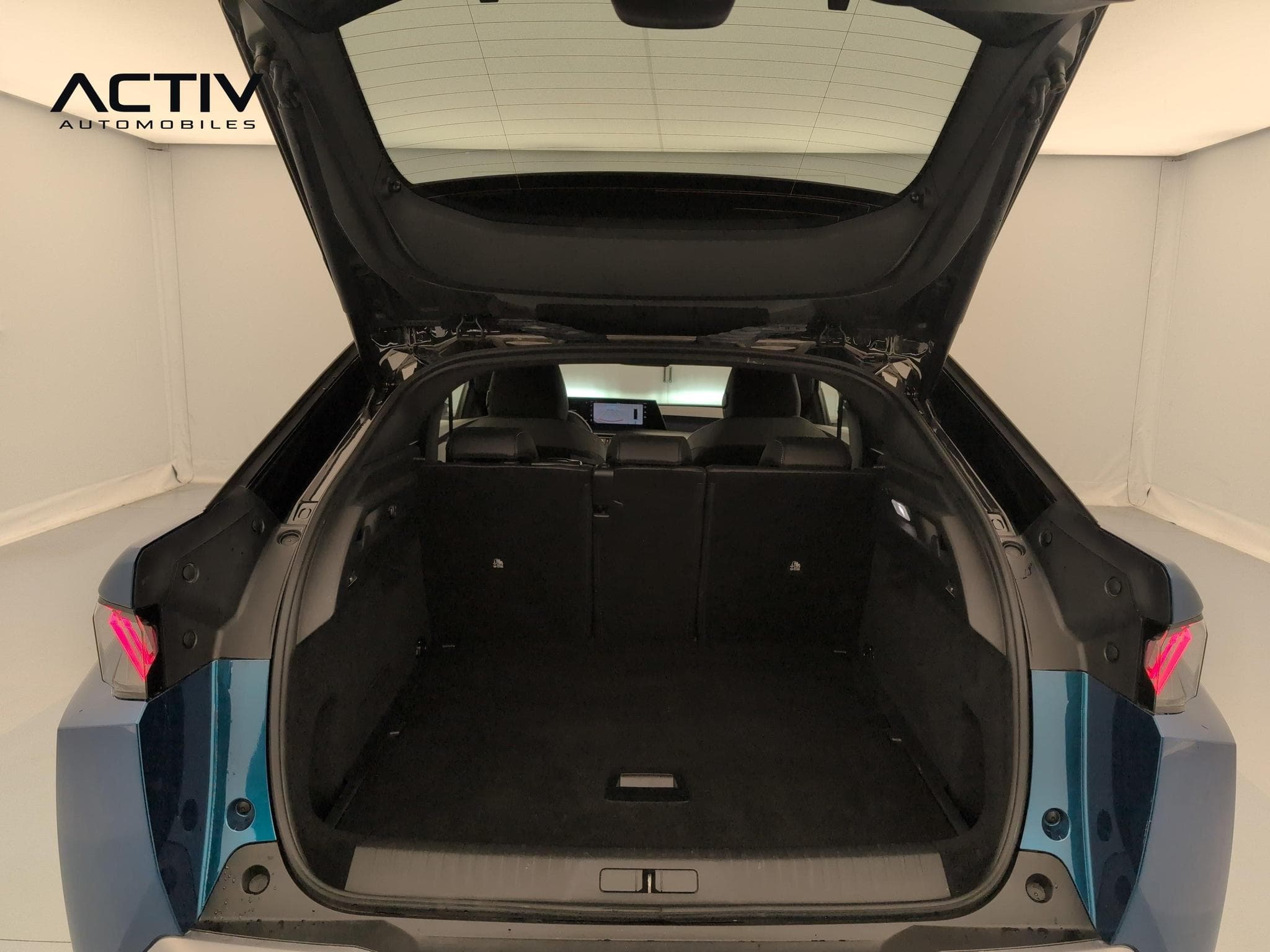 Peugeot 3008 Hybrid 145 e-DCS6 GT (2025) - Photo 11