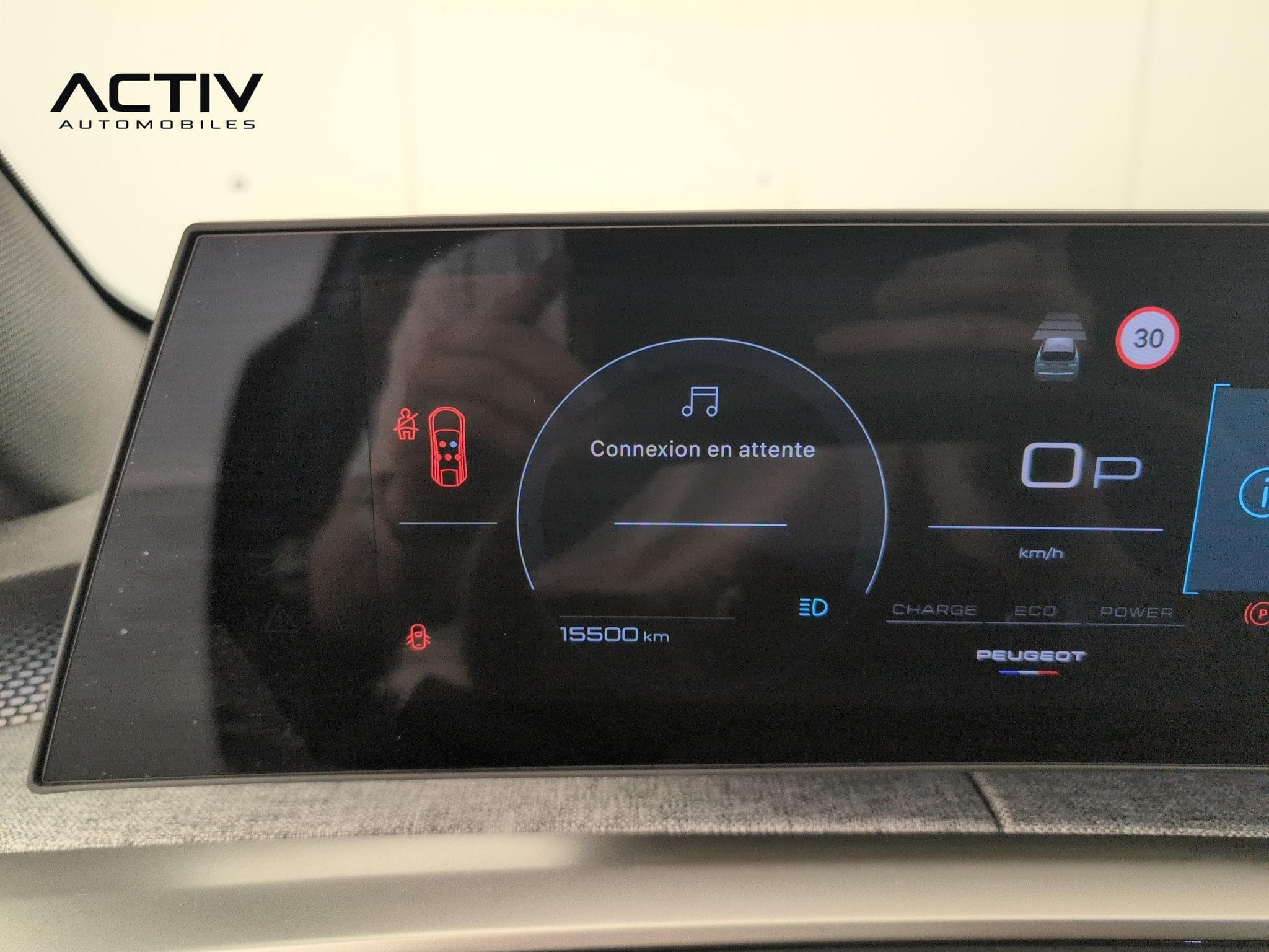 Peugeot 3008 Hybrid 145 e-DCS6 GT (2025) - Photo 24