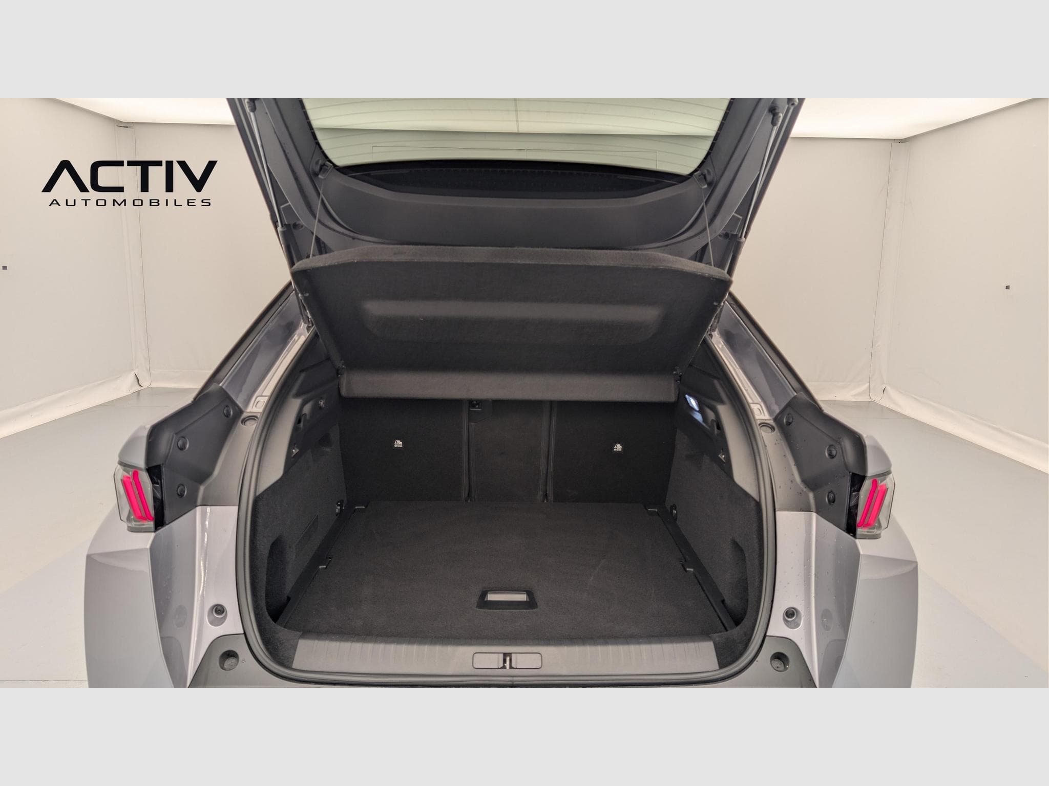 Peugeot 3008 Hybrid 145 e-DCS6 Allure (2025) - Photo 11