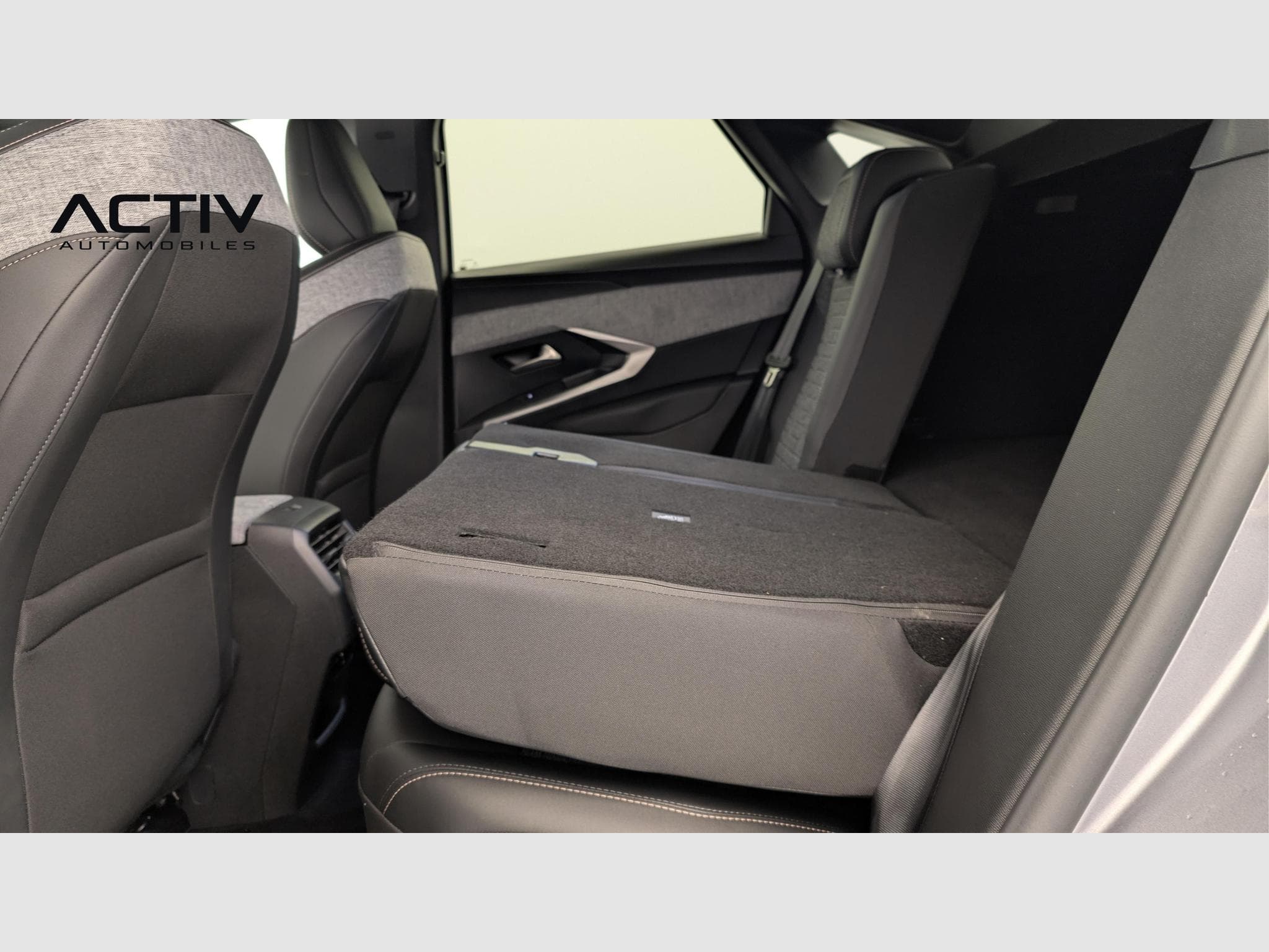 Peugeot 3008 Hybrid 145 e-DCS6 Allure (2025) - Photo 12