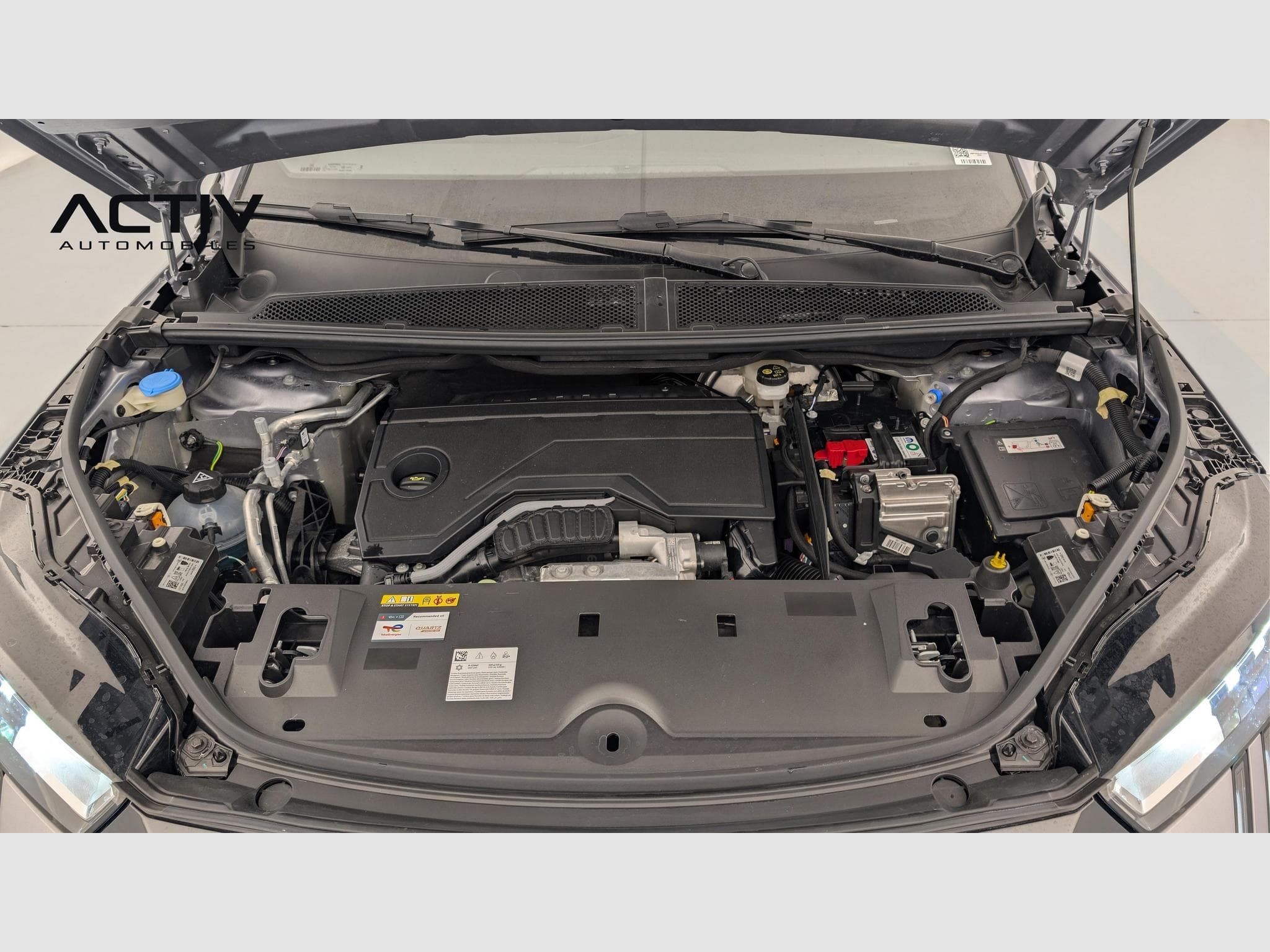 Peugeot 3008 Hybrid 145 e-DCS6 Allure (2025) - Photo 20