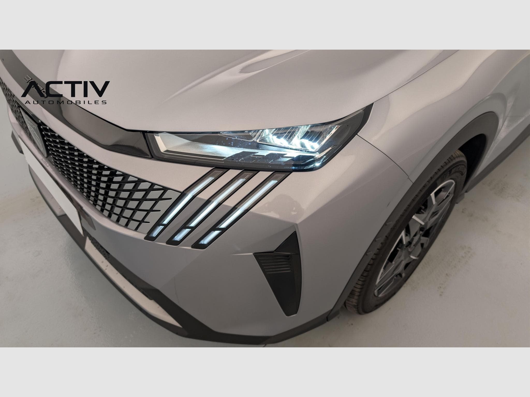 Peugeot 3008 Hybrid 145 e-DCS6 Allure (2025) - Photo 21