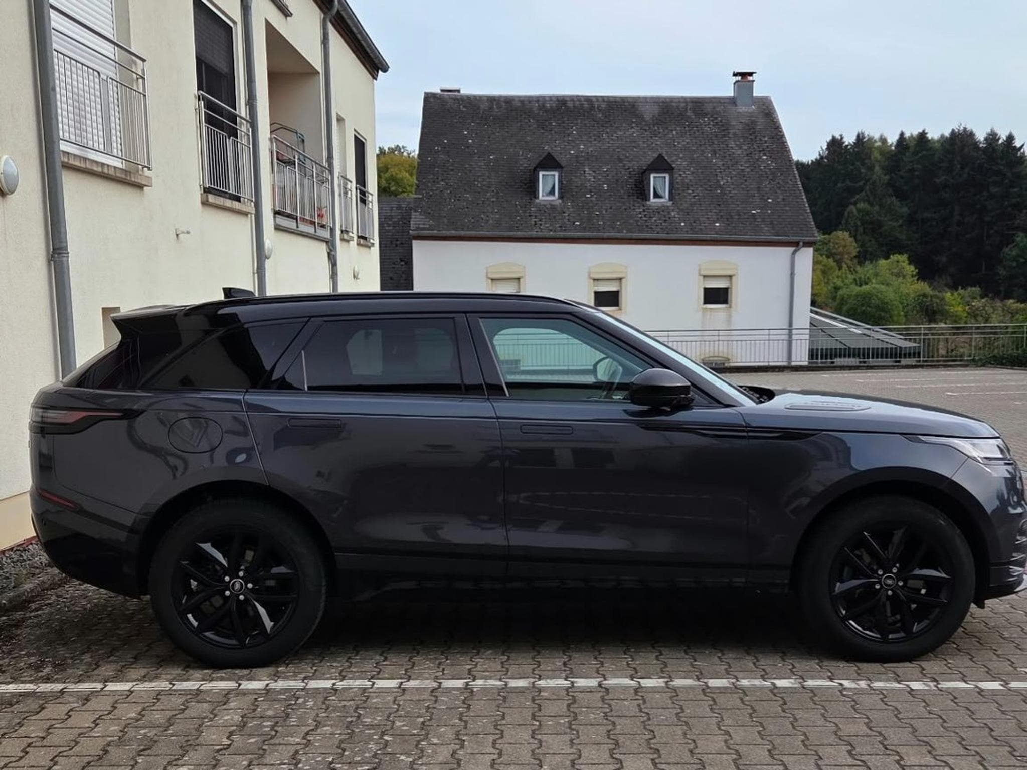 Land-Rover Range Rover Velar D200 Dynamic SE AWD (2025) - Foto 9