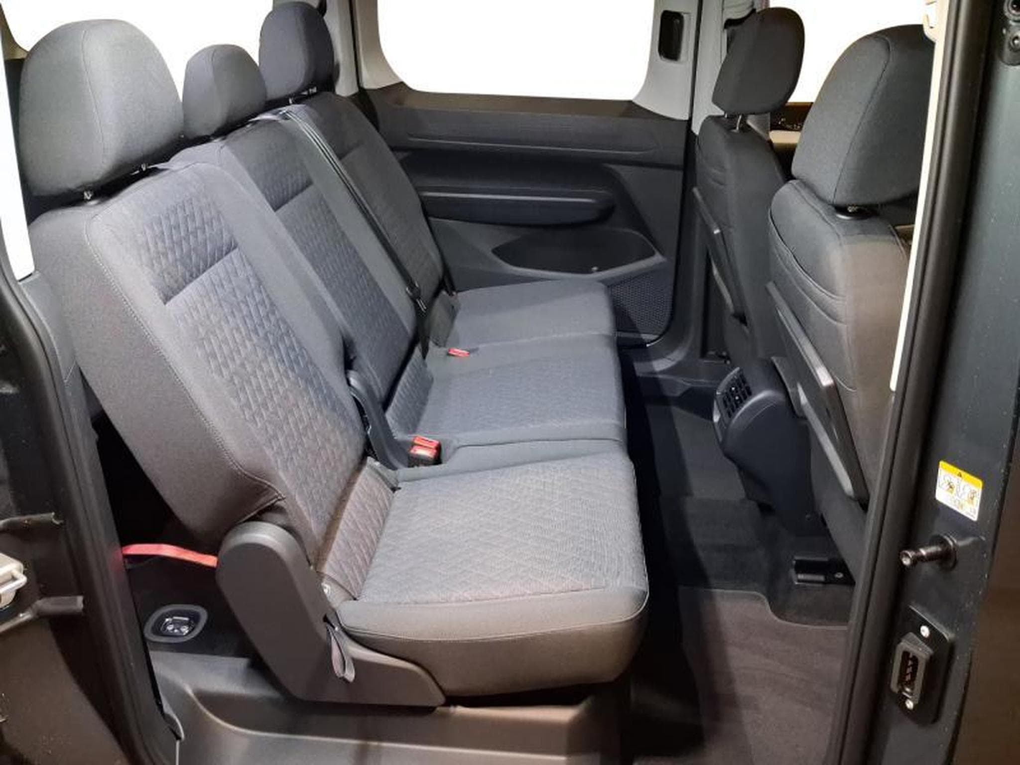 VW Caddy Maxi (2026) - Photo 15