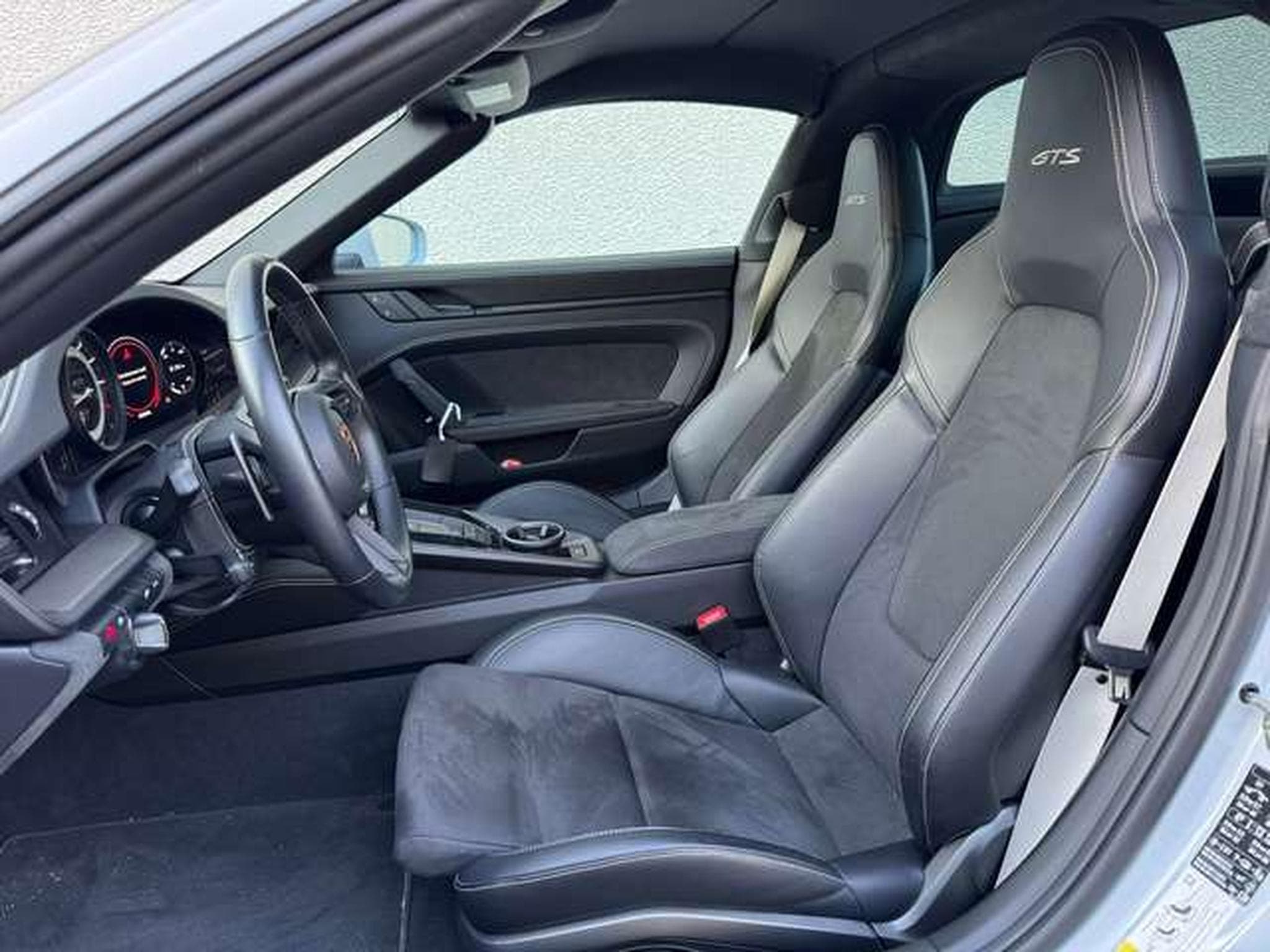 Porsche 911 992.1 Targa 4 GTS 3.0 Bi-Turbo PDK (2024) - Photo 19