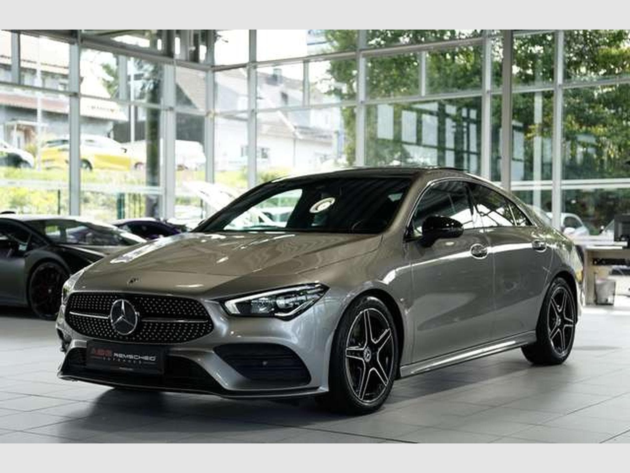 Mercedes CLA 200 Limousine AMG Line *Pano*360°*Night (2019) - Photo 4