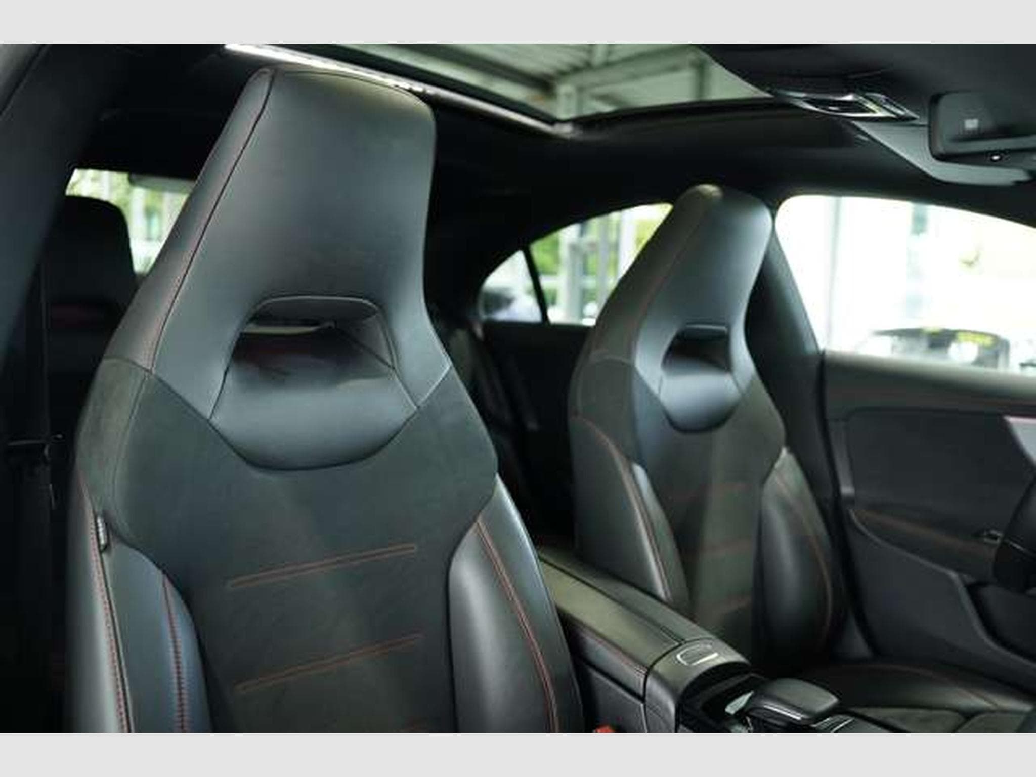 Mercedes CLA 200 Limousine AMG Line *Pano*360°*Night (2019) - Photo 19
