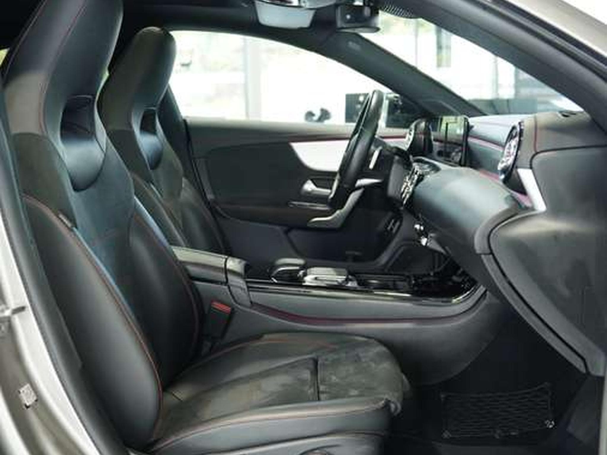 Mercedes CLA 200 Limousine AMG Line *Pano*360°*Night (2019) - Photo 14