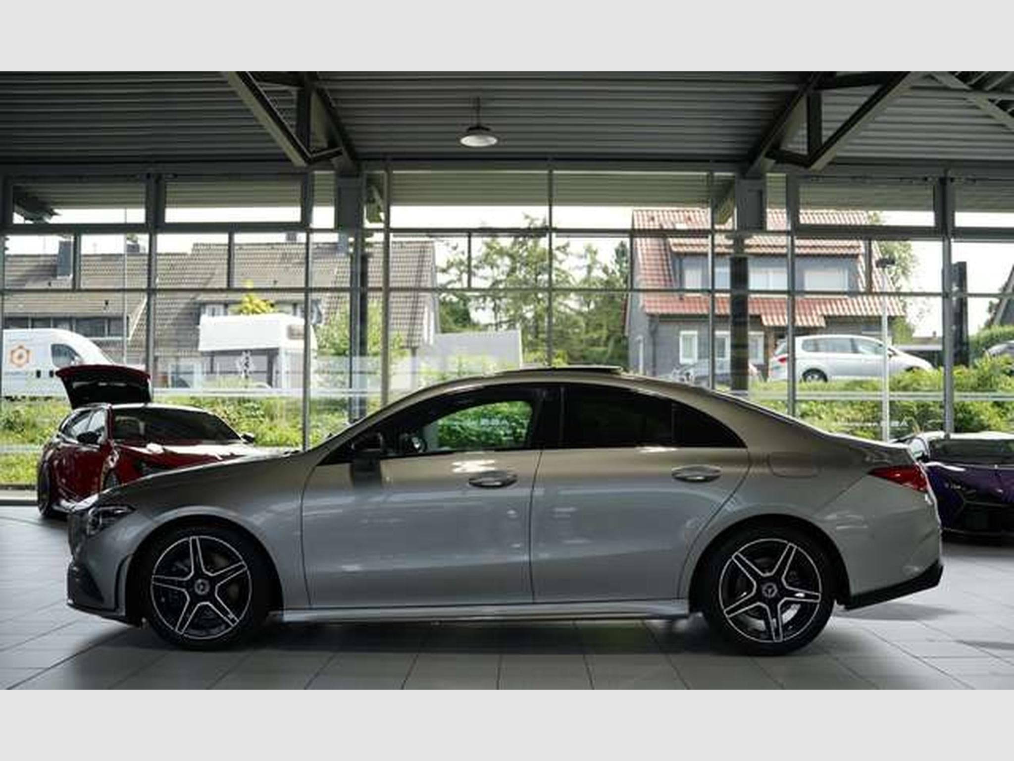 Mercedes CLA 200 Limousine AMG Line *Pano*360°*Night (2019) - Photo 10