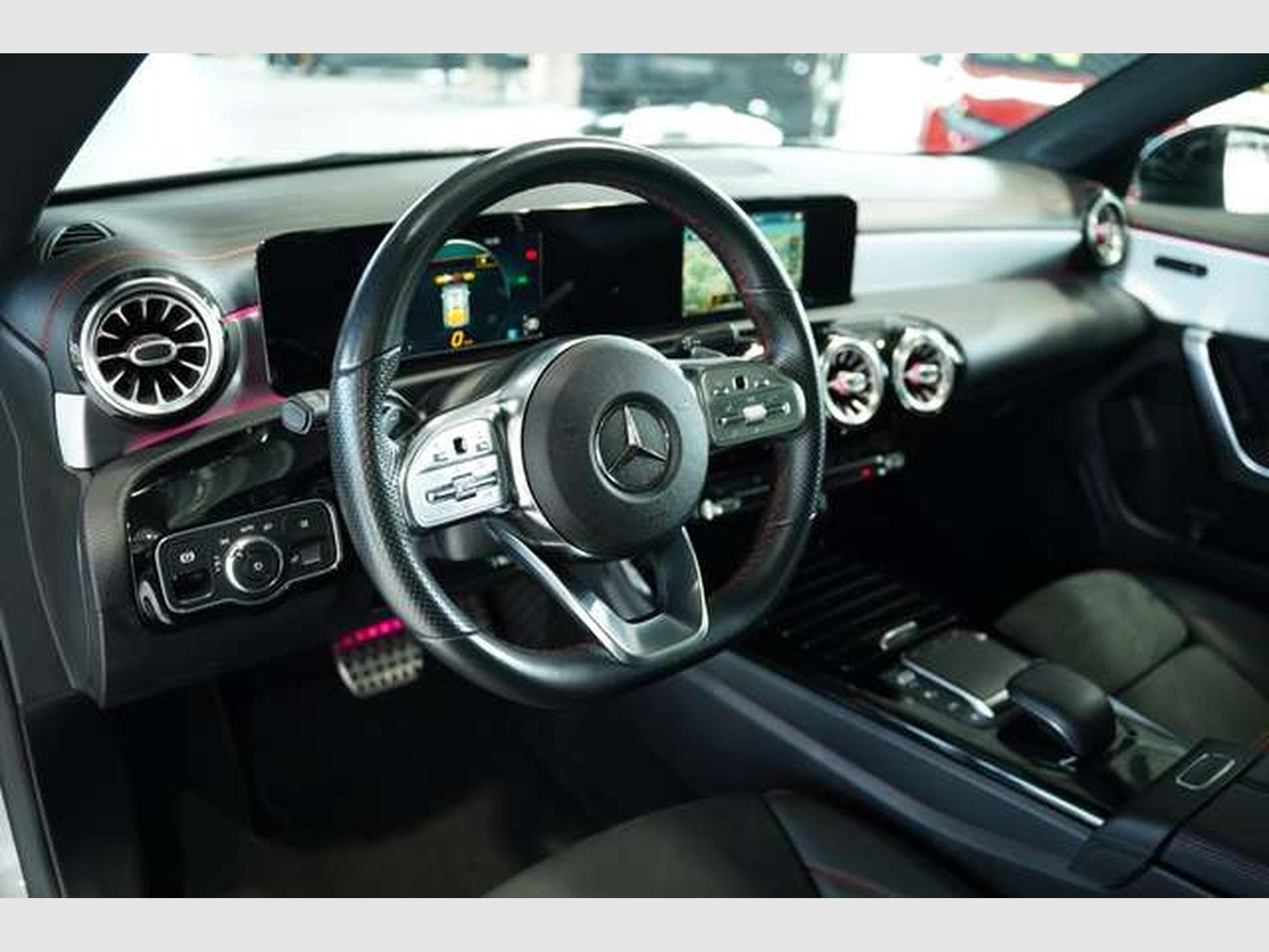 Mercedes CLA 200 Limousine AMG Line *Pano*360°*Night (2019) - Photo 27