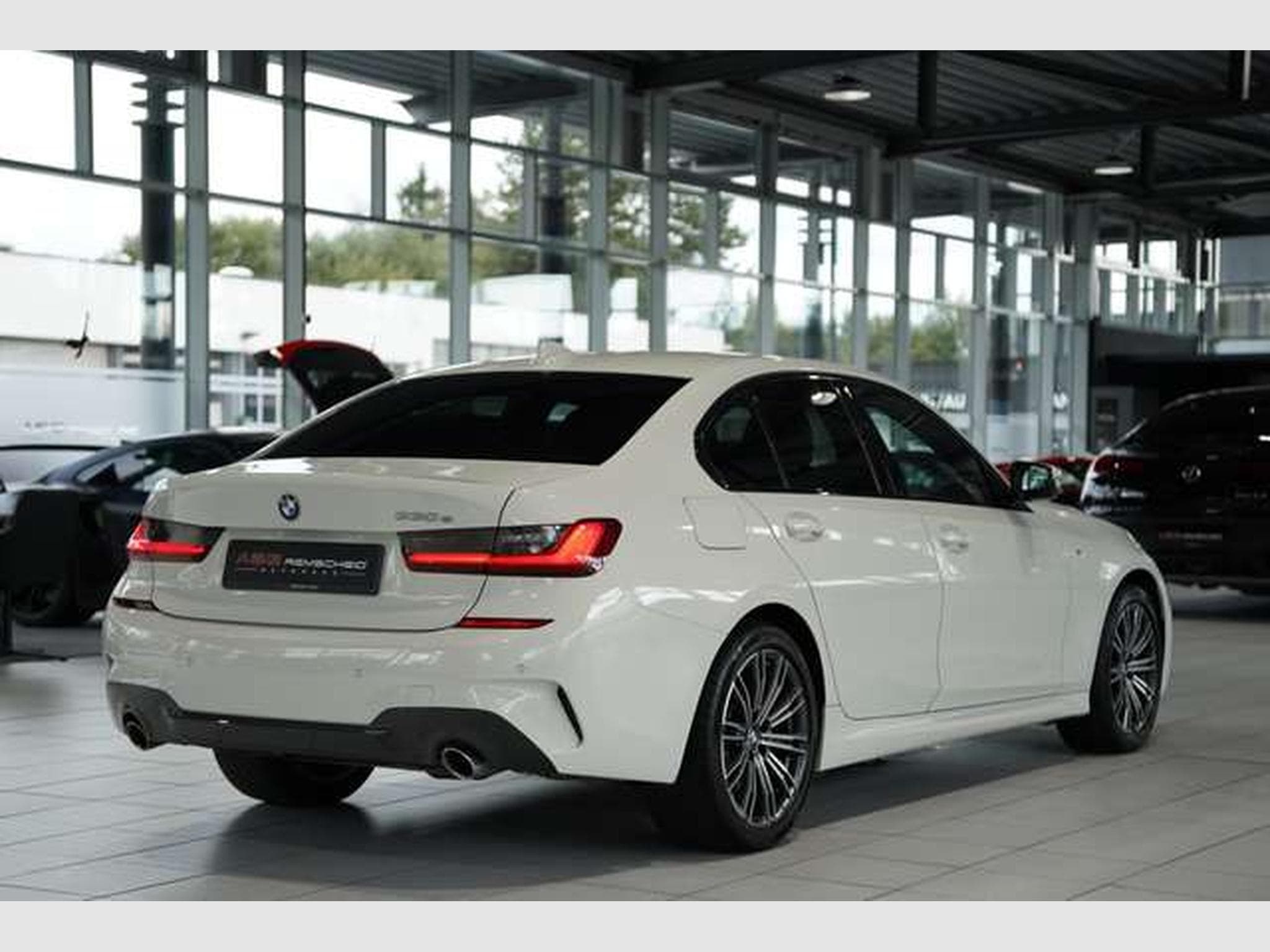 BMW 330 e Limousine M Sport *LiveCockpit *Alcantara (2020) - Foto 7