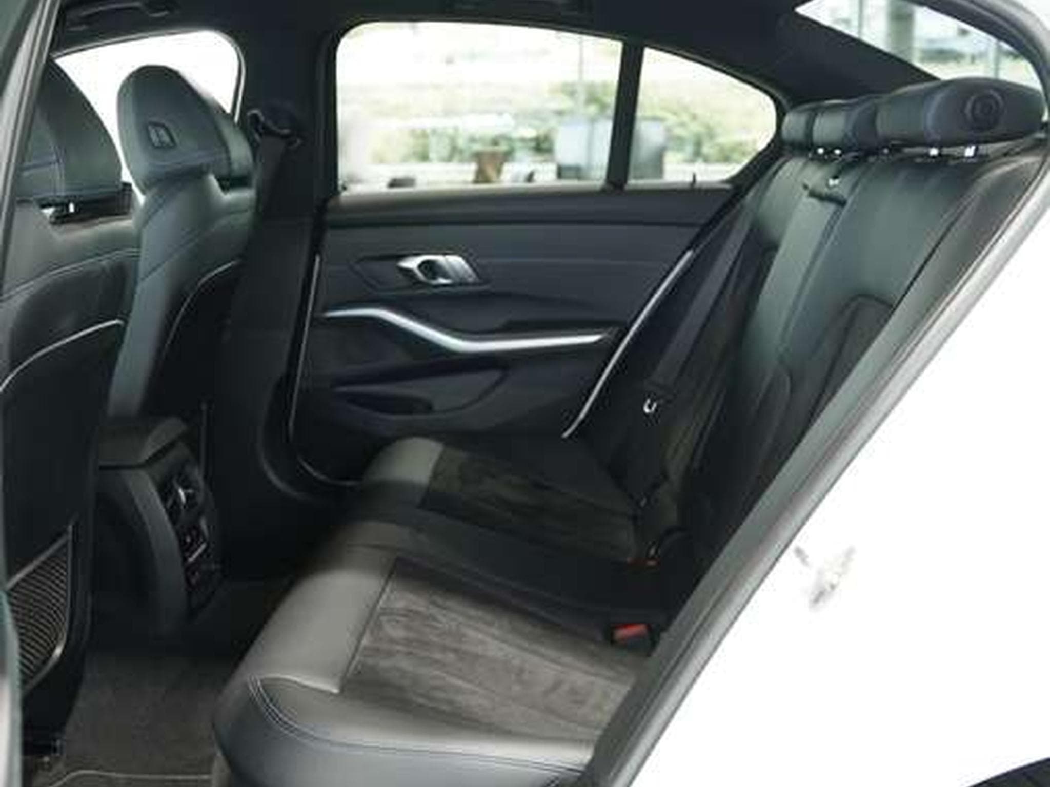 BMW 330 e Limousine M Sport *LiveCockpit *Alcantara (2020) - Foto 21