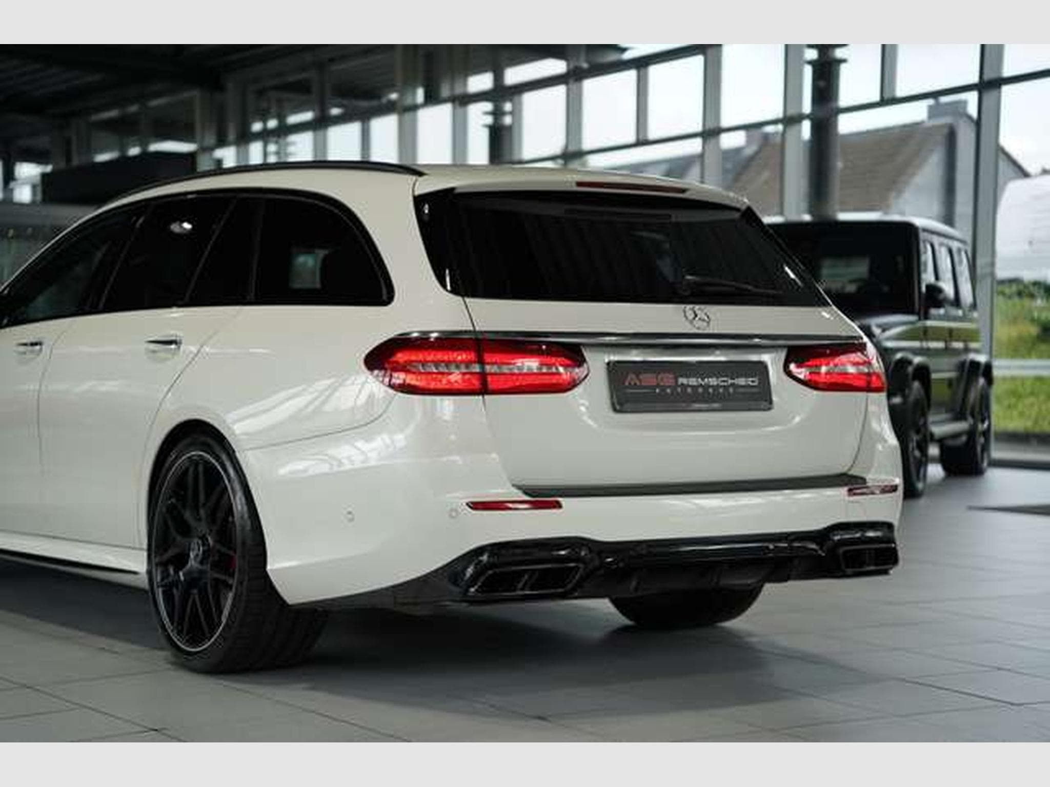 Mercedes E 63 AMG S T 4M *20 *H-UP*Perf-AGA*Night*Memory (2019) - Foto 13