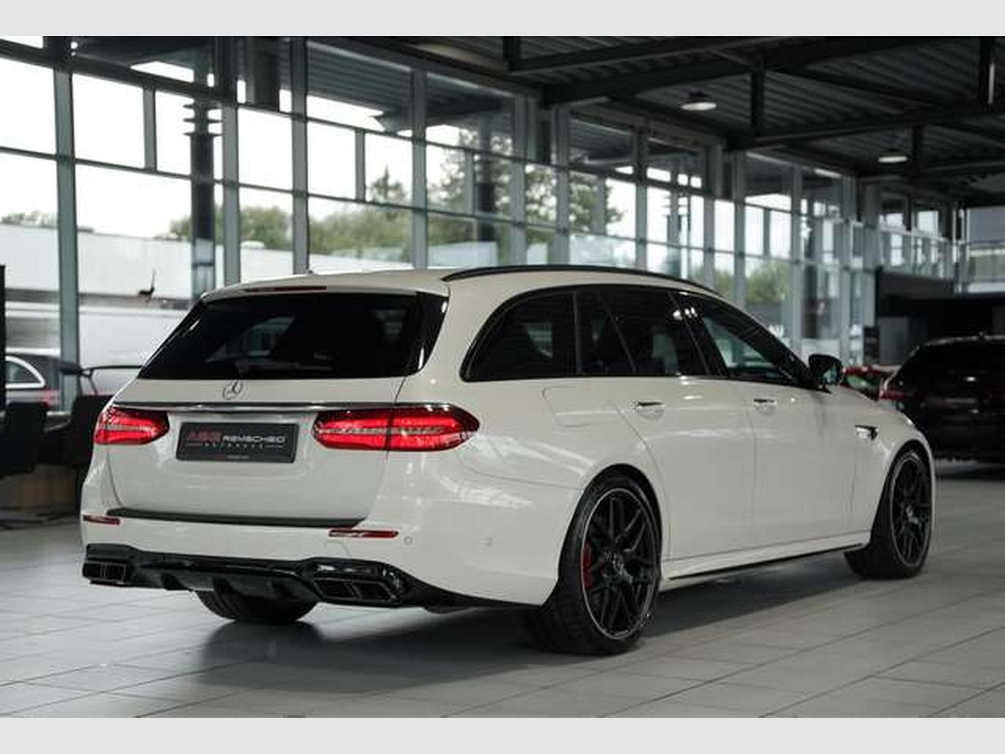 Mercedes E 63 AMG S T 4M *20 *H-UP*Perf-AGA*Night*Memory (2019) - Foto 8