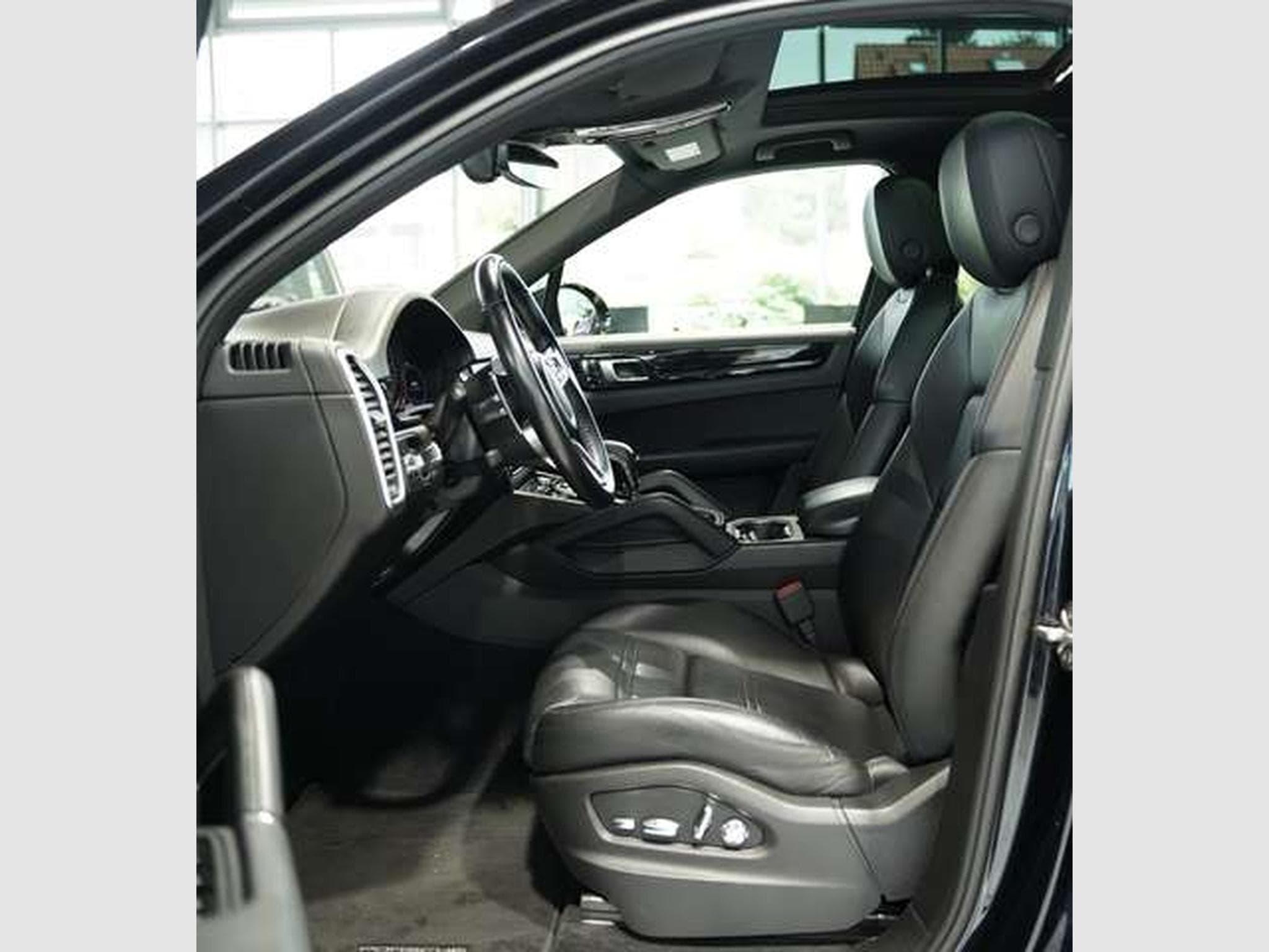 Porsche Cayenne E-Hybrid 1.H *21 *Chrono*BOSE*Pano*LUFT (2021) - Photo 24