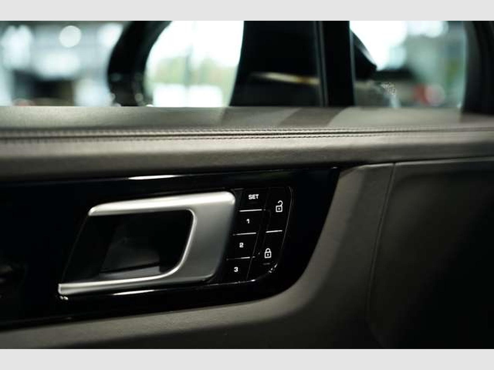 Porsche Cayenne E-Hybrid 1.H *21 *Chrono*BOSE*Pano*LUFT (2021) - Photo 25