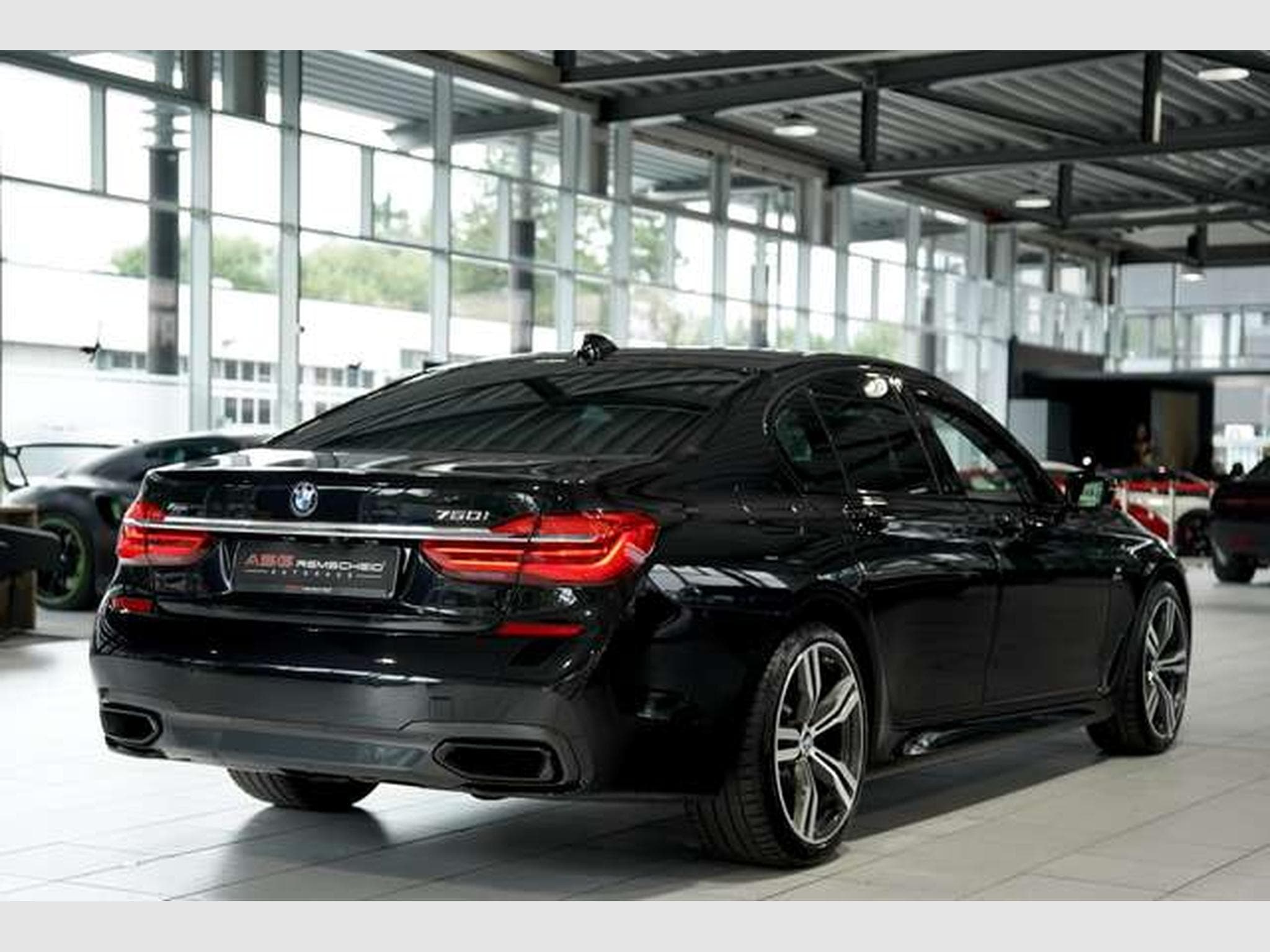 BMW 750 i xDrive M Sportpaket*20 *B&W *GSD *S-AGA (2015) - Foto 7