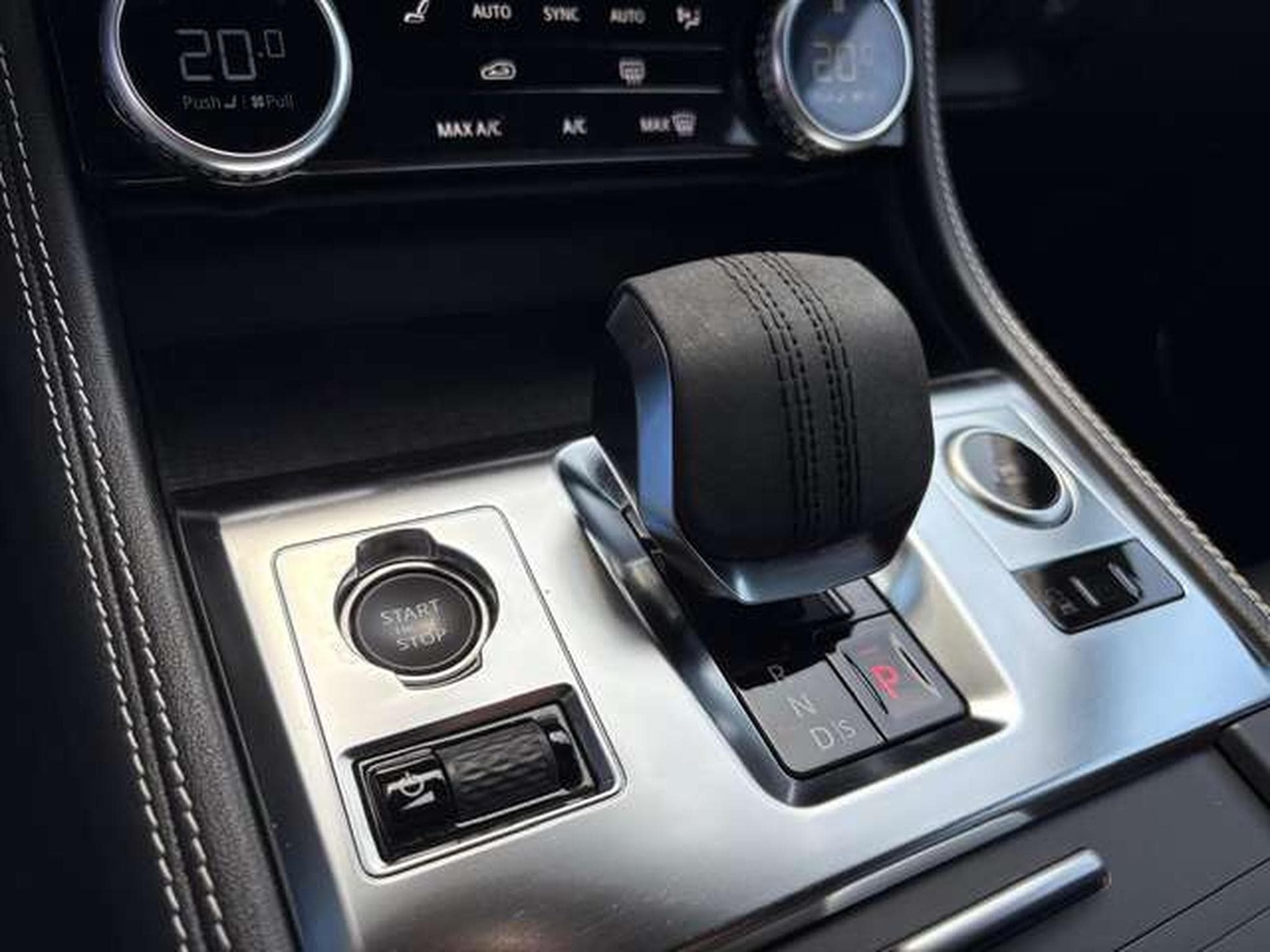 Jaguar F-Pace F-Pace P400 AWD R-Dynamic S (2024) - Foto 11