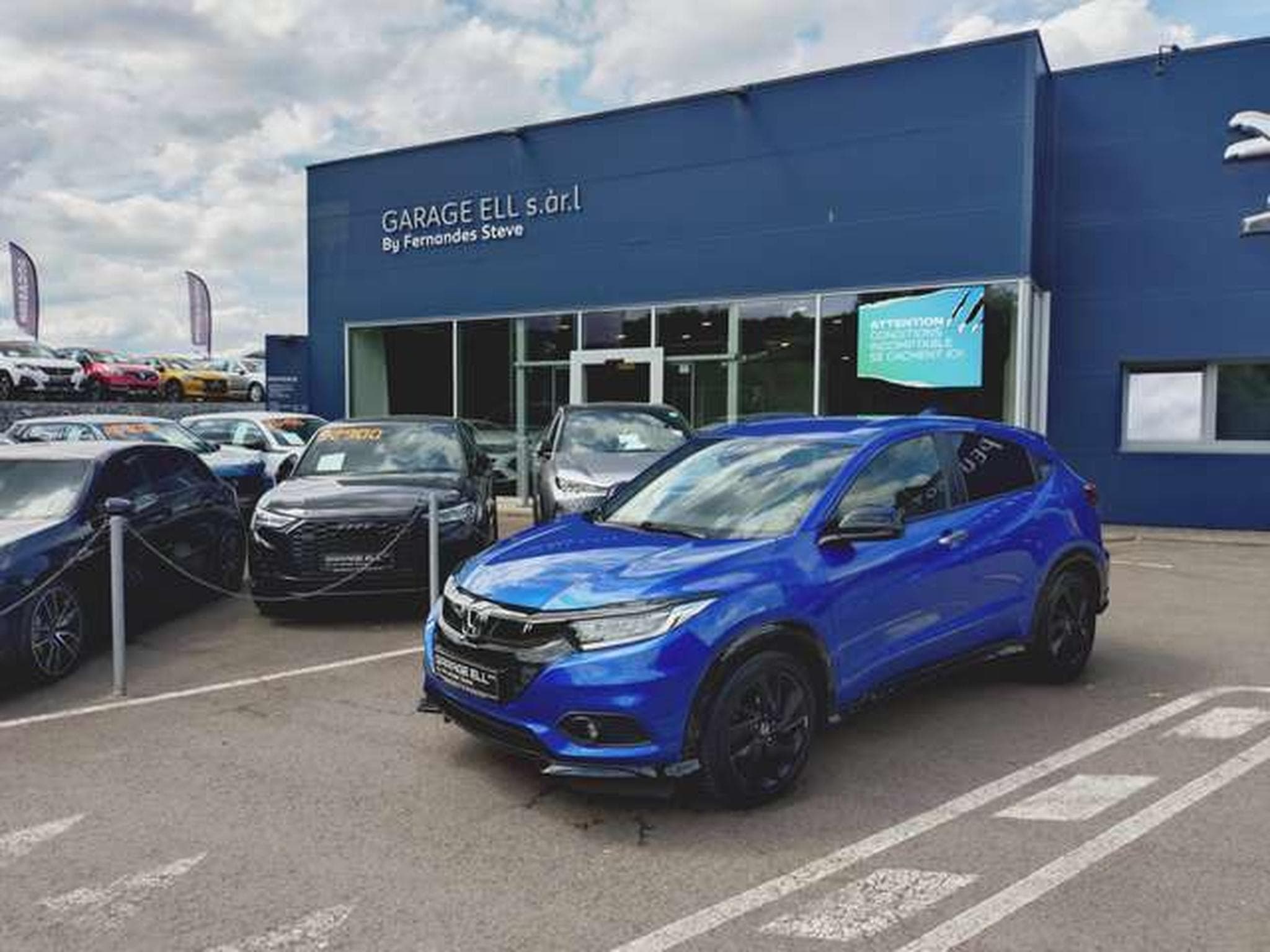 Honda HR-V Sport (2019) - Photo 2