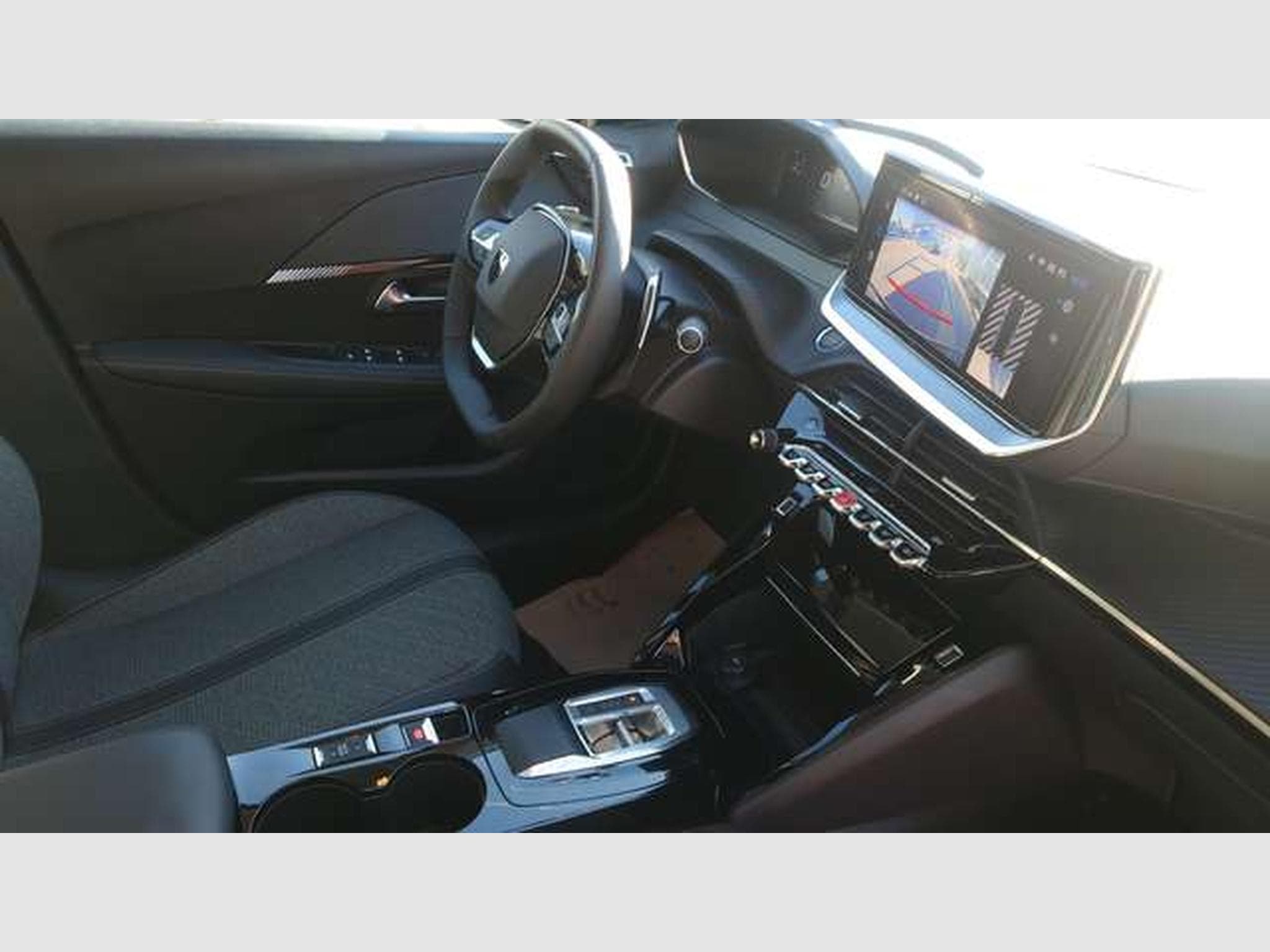 Peugeot 208 Hybrid 100 Allure (2024) - Foto 7