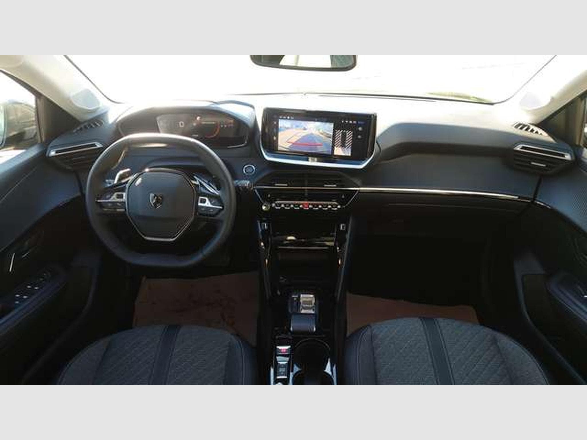 Peugeot 208 Hybrid 100 Allure (2024) - Foto 8