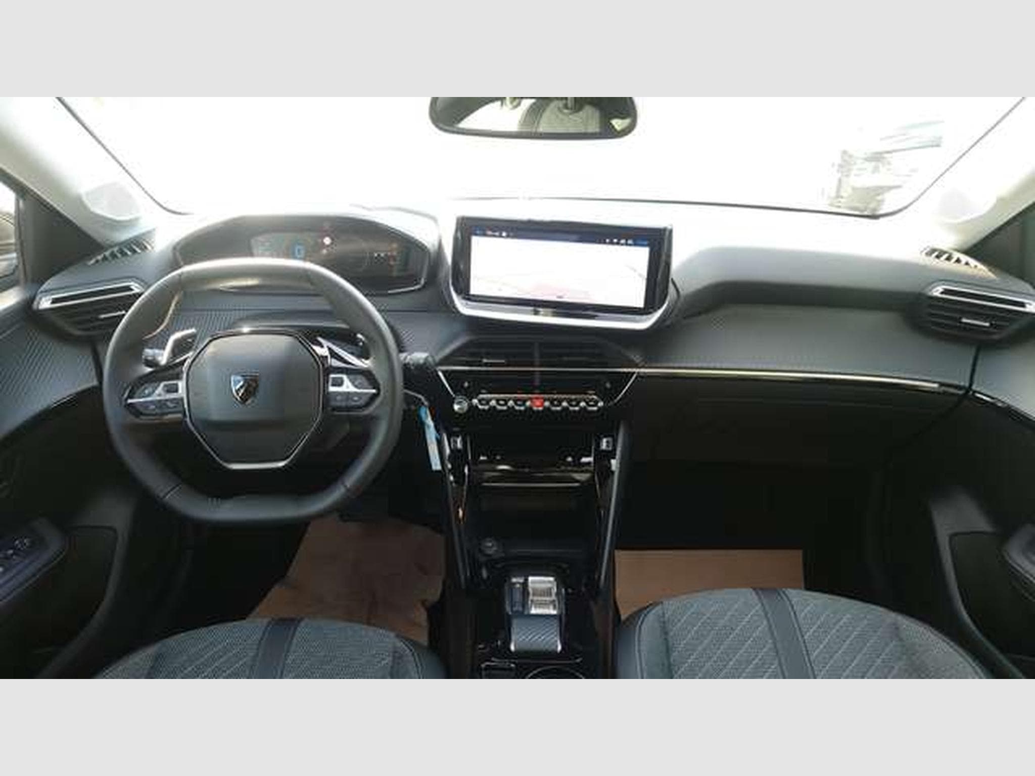 Peugeot 208 Hybrid 100 Allure (2024) - Foto 7