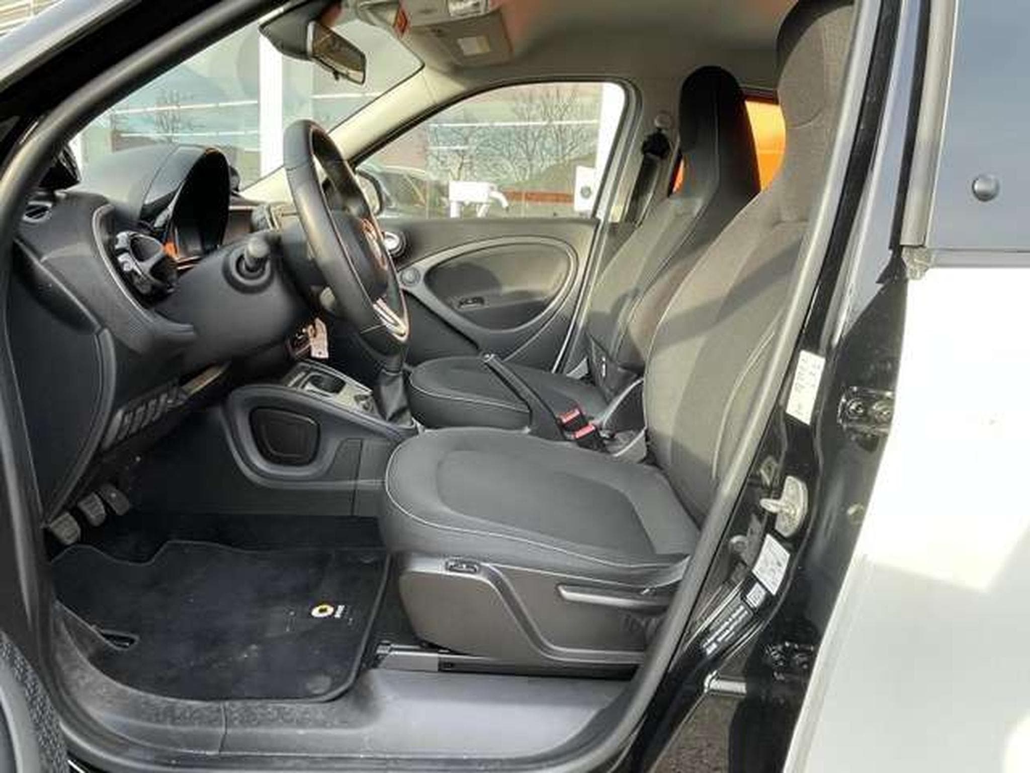 smart forFour PASSION 1.0 essence (2019) - Foto 7