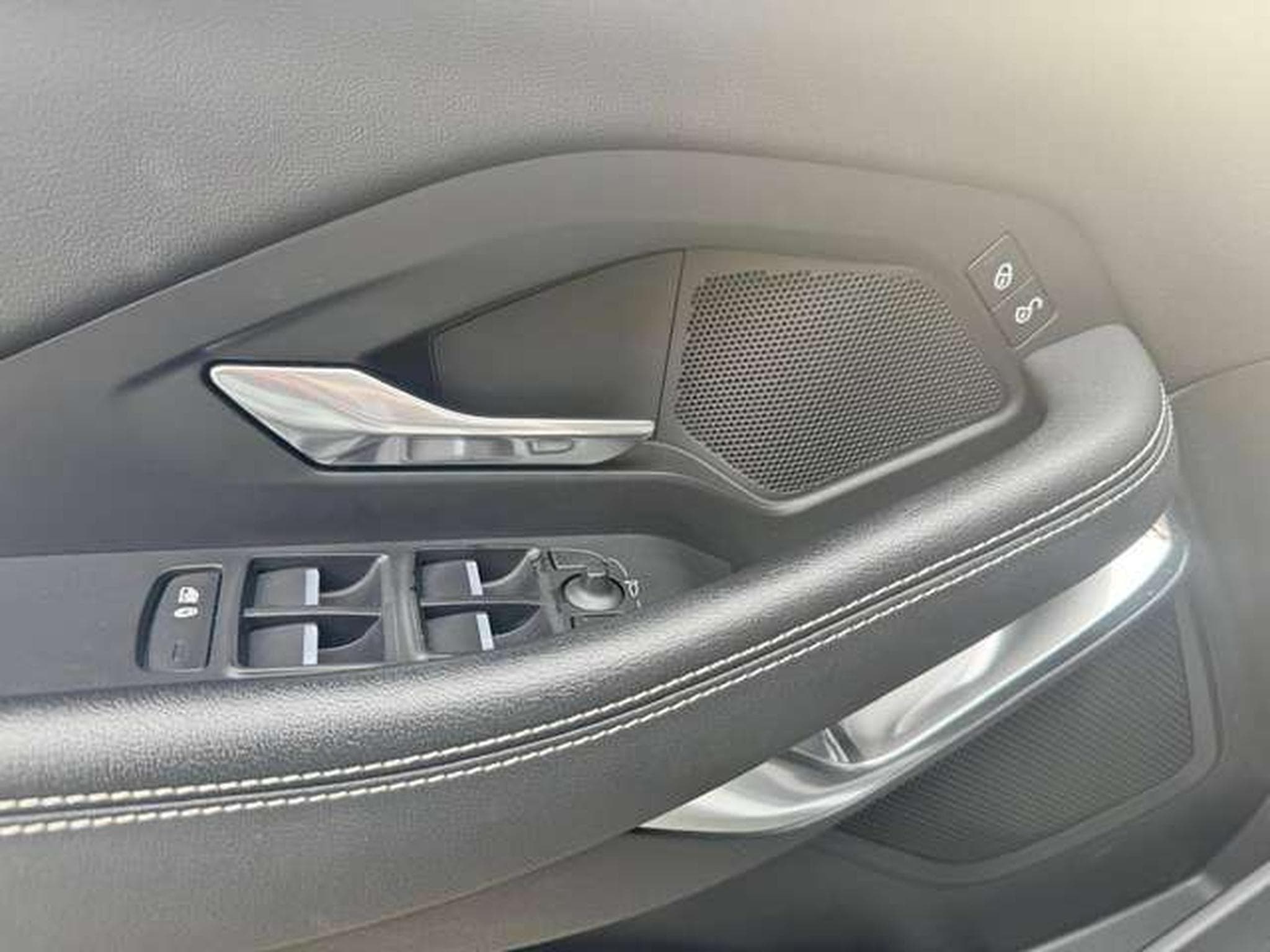 Jaguar E-Pace E-Pace P200 AWD Aut. R-Dynamic (2019) - Foto 11