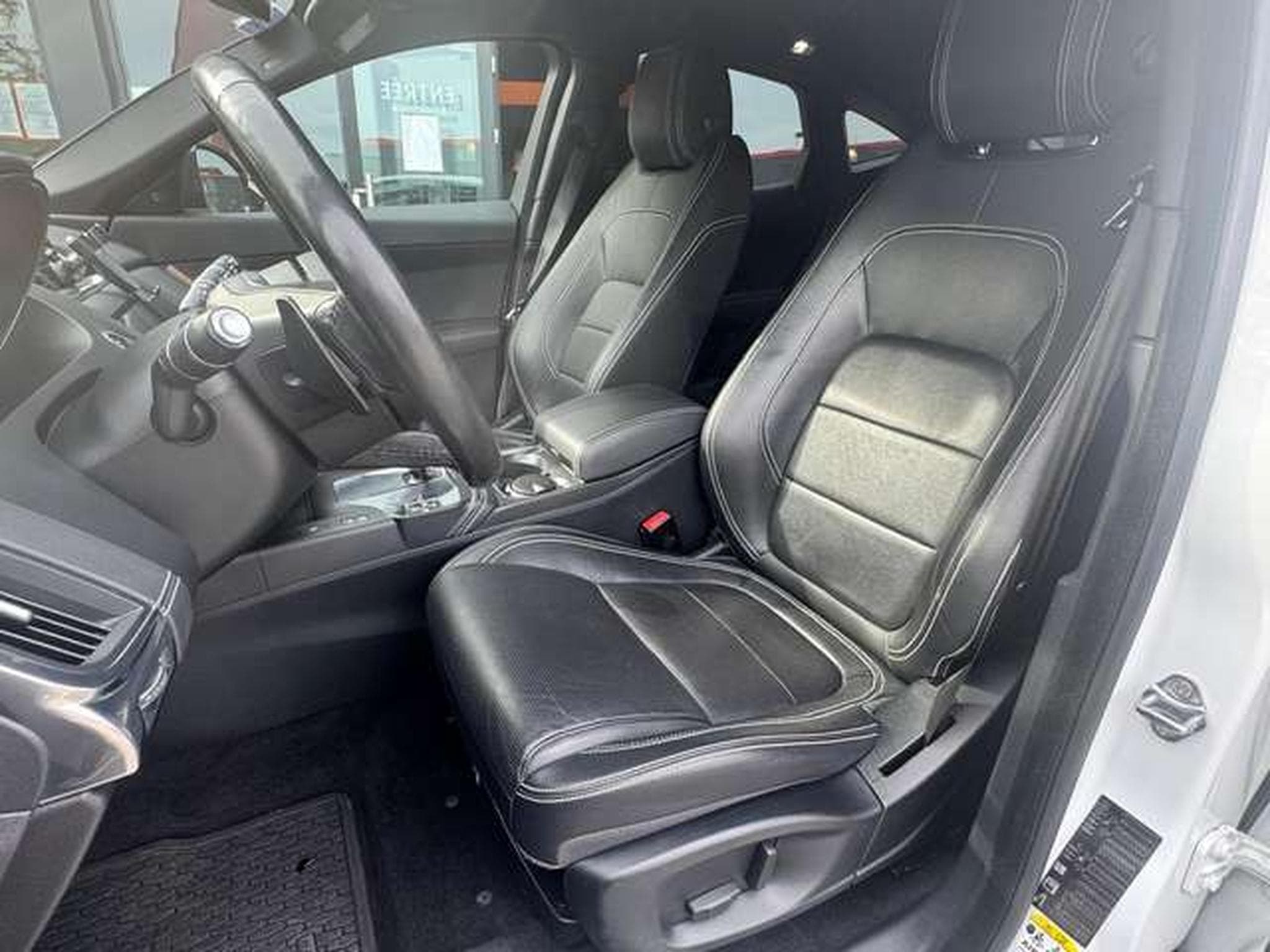 Jaguar E-Pace E-Pace P200 AWD Aut. R-Dynamic (2019) - Foto 12
