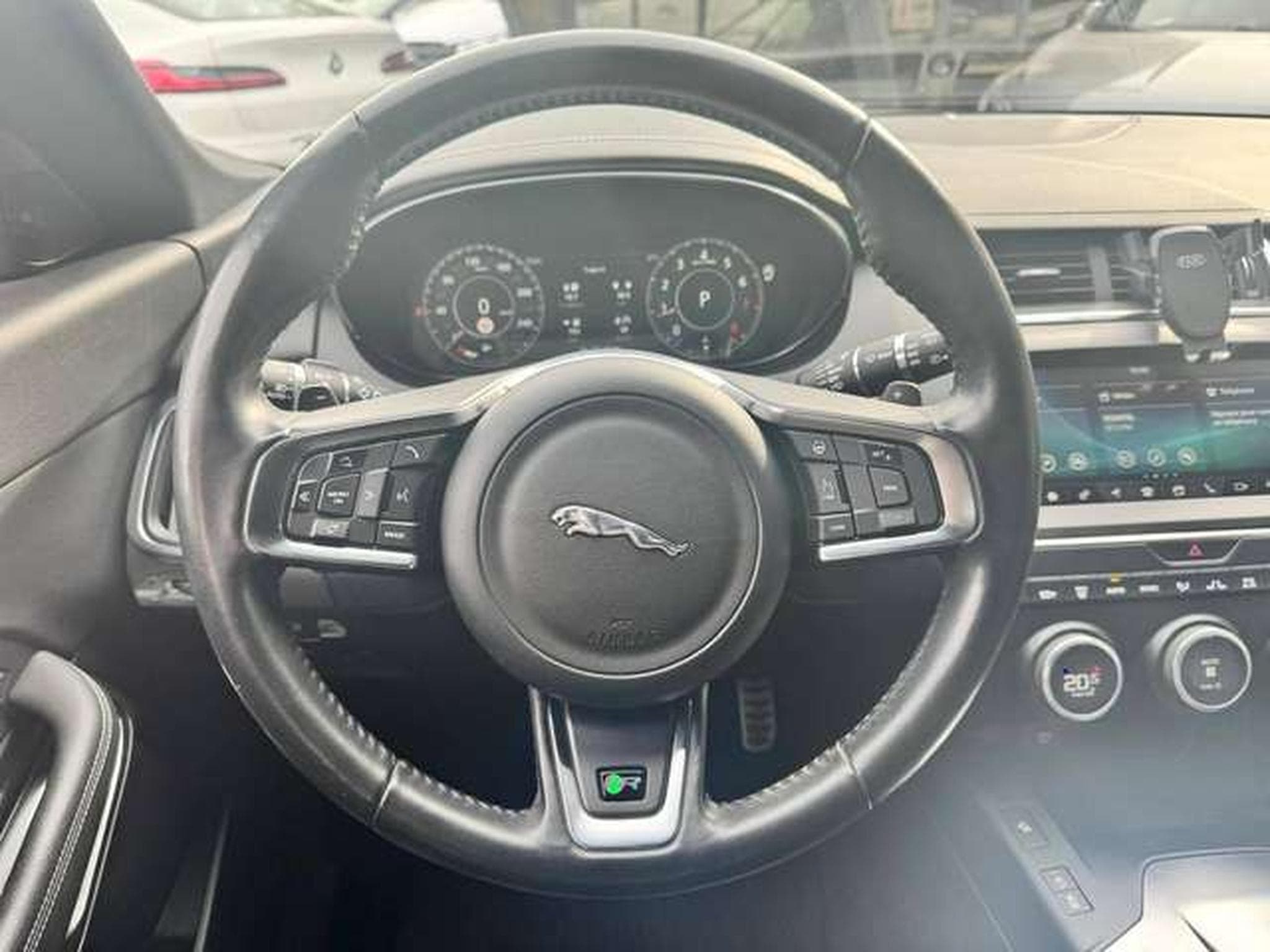 Jaguar E-Pace E-Pace P200 AWD Aut. R-Dynamic (2019) - Foto 15
