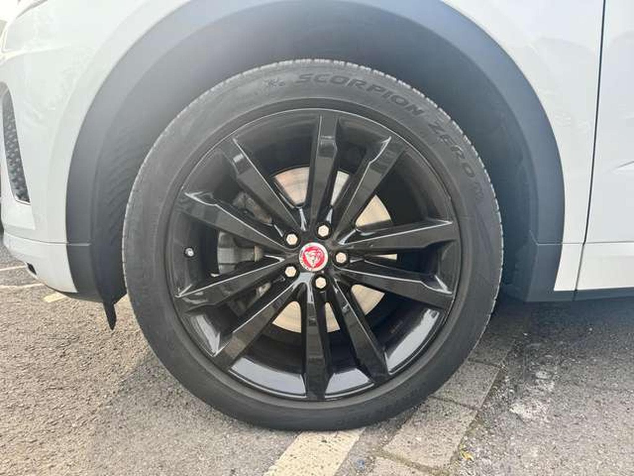 Jaguar E-Pace E-Pace P200 AWD Aut. R-Dynamic (2019) - Foto 22