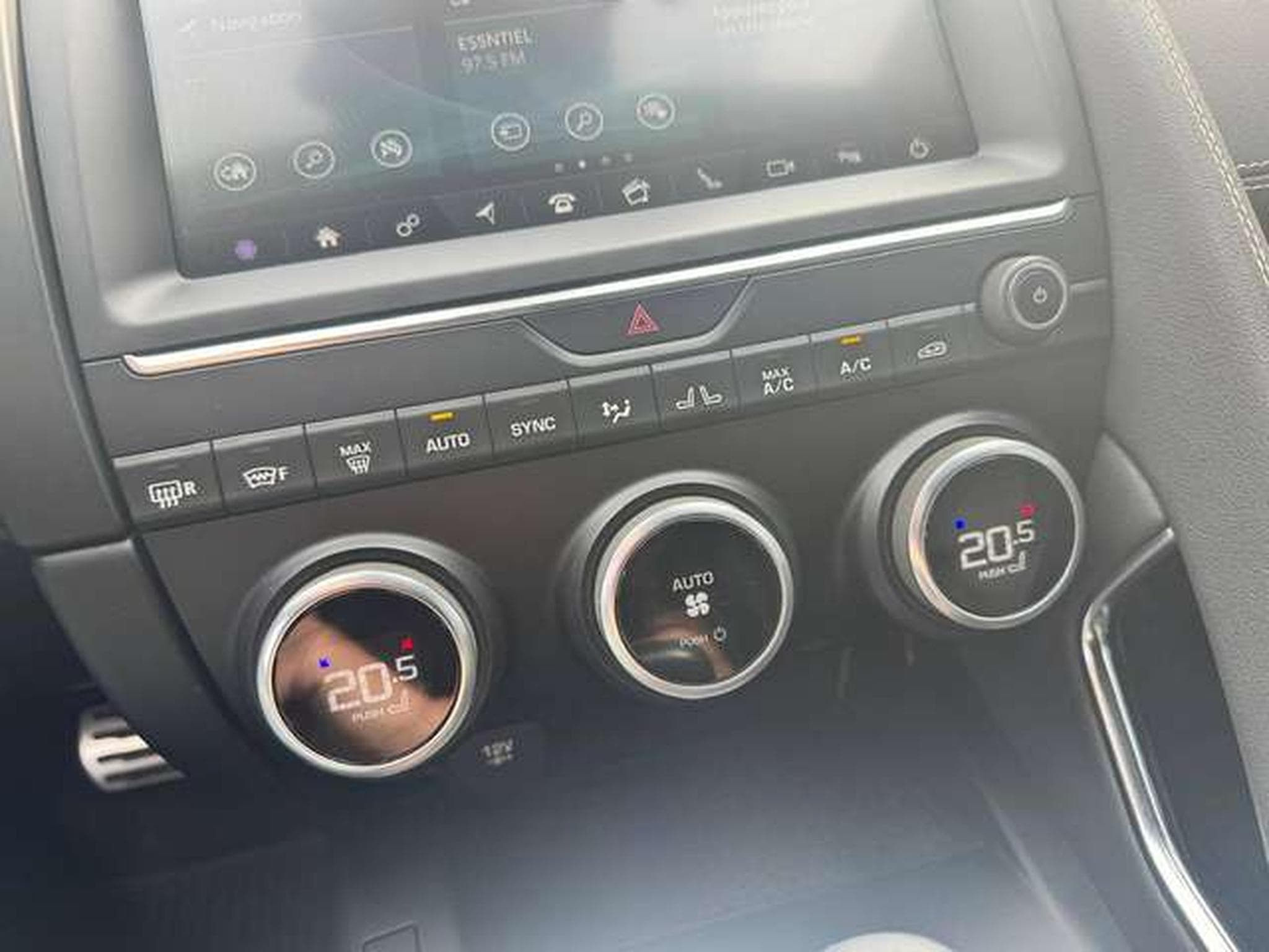 Jaguar E-Pace E-Pace P200 AWD Aut. R-Dynamic (2019) - Foto 20