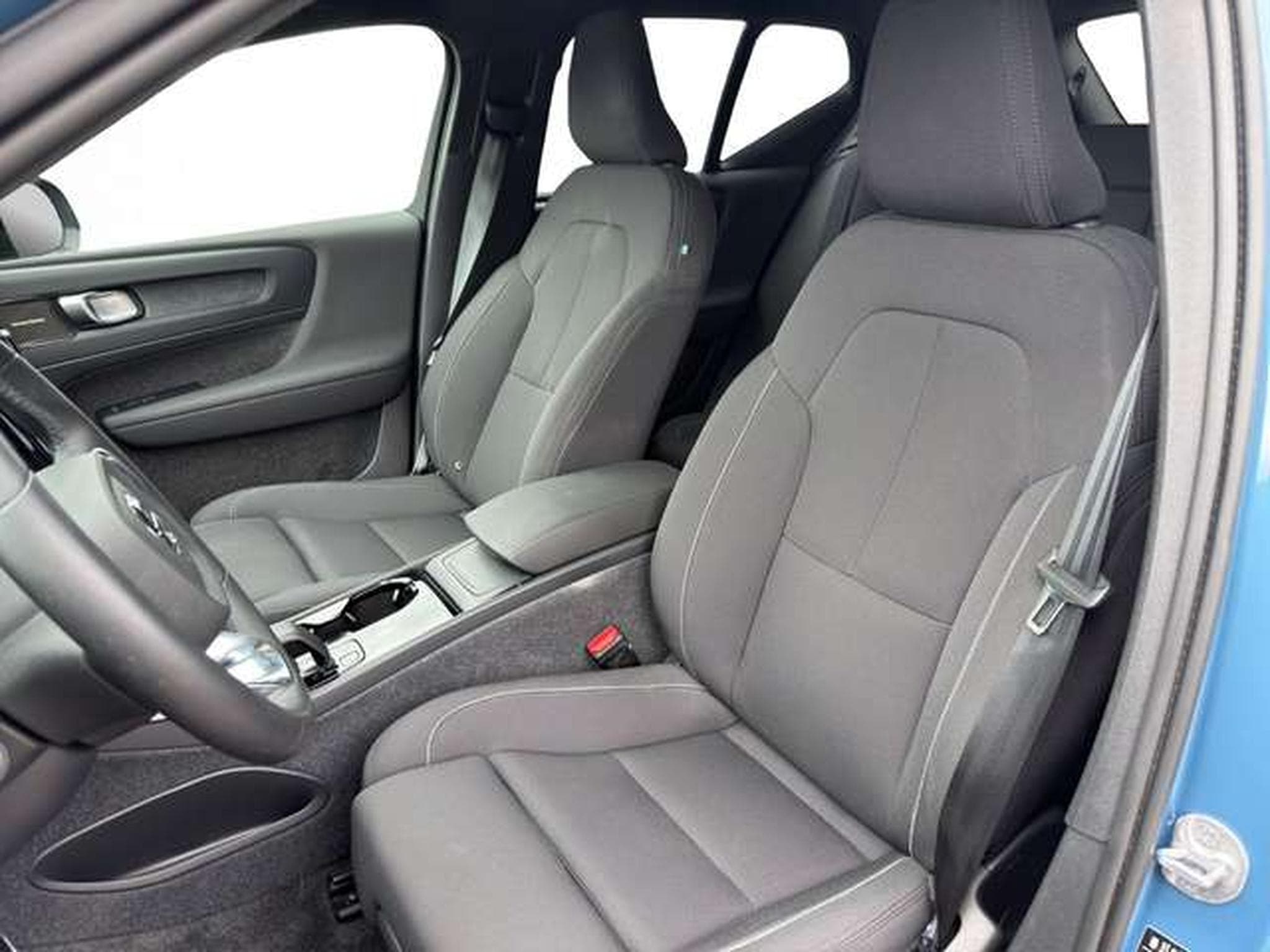 Volvo XC40 Ultimate Extended Range Pure/Pano/360/Pixel (2023) - Photo 9