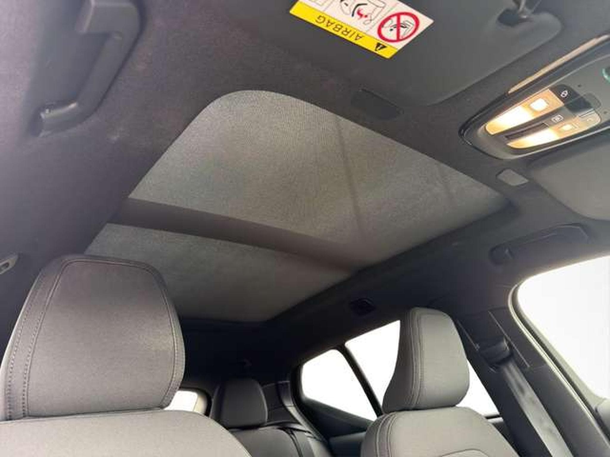 Volvo XC40 Ultimate Extended Range Pure/Pano/360/Pixel (2023) - Photo 17