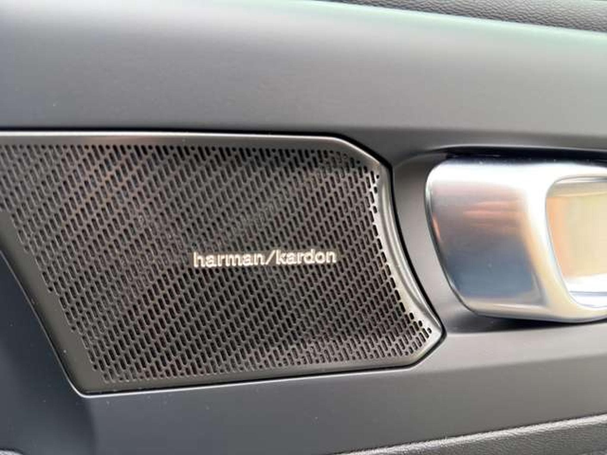 Volvo XC40 Ultimate Extended Range Pure/Pano/360/Pixel (2023) - Photo 24