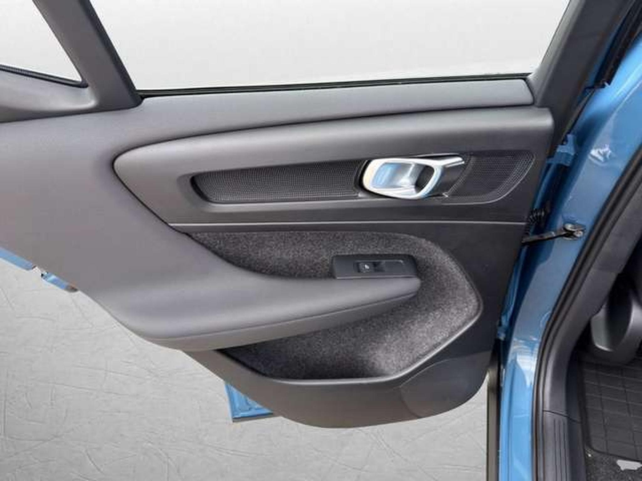Volvo XC40 Ultimate Extended Range Pure/Pano/360/Pixel (2023) - Photo 28