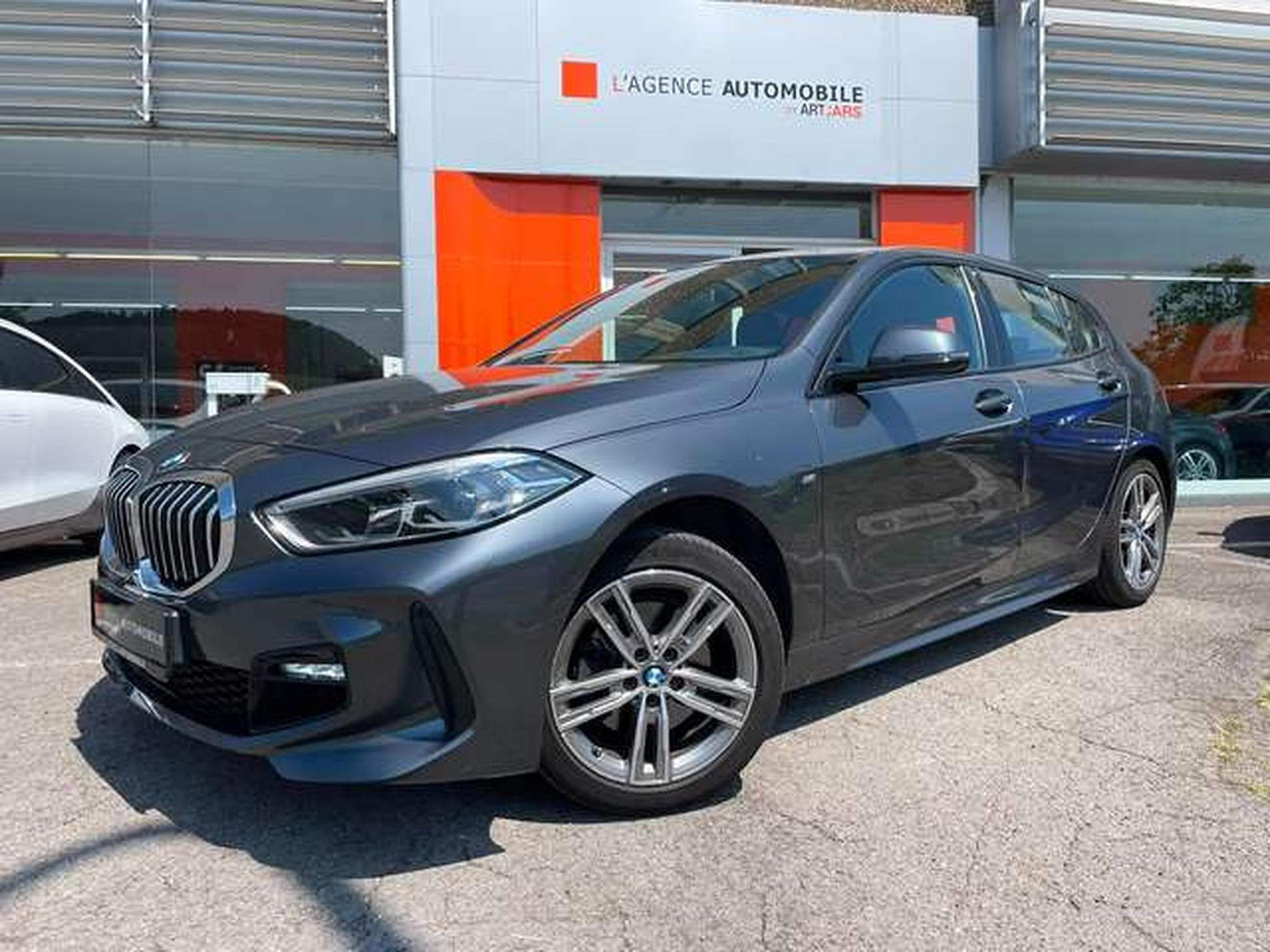 BMW 118 118i Aut. Pack M - GARANTIE JUSQU'A 36 MOIS (2021) - Photo 3