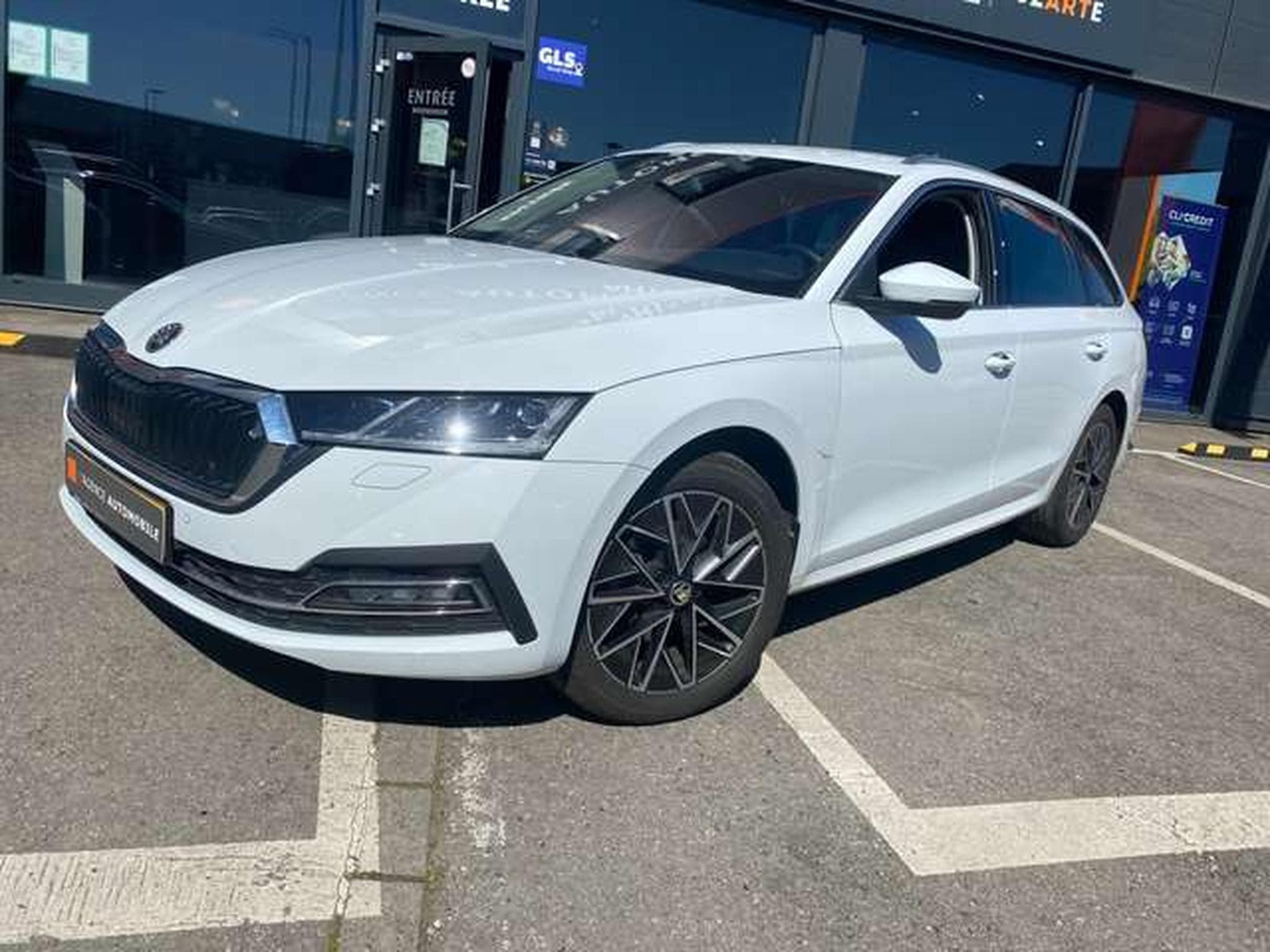 Skoda Octavia Octavia Combi 2.0 TDI DSG Edition Plus (2024) - Photo 2