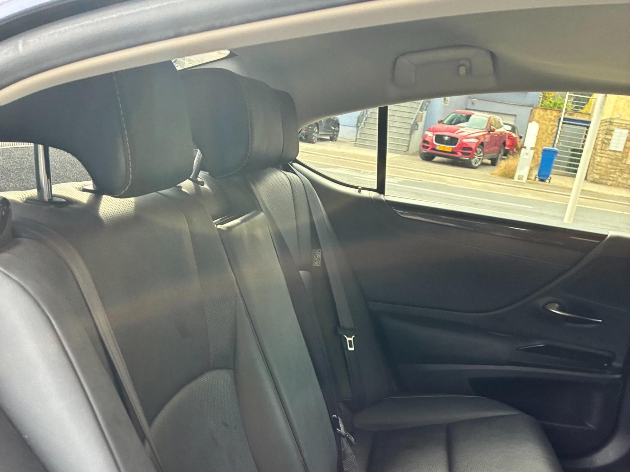 Lexus ES ES 300h (2020) - Photo 2
