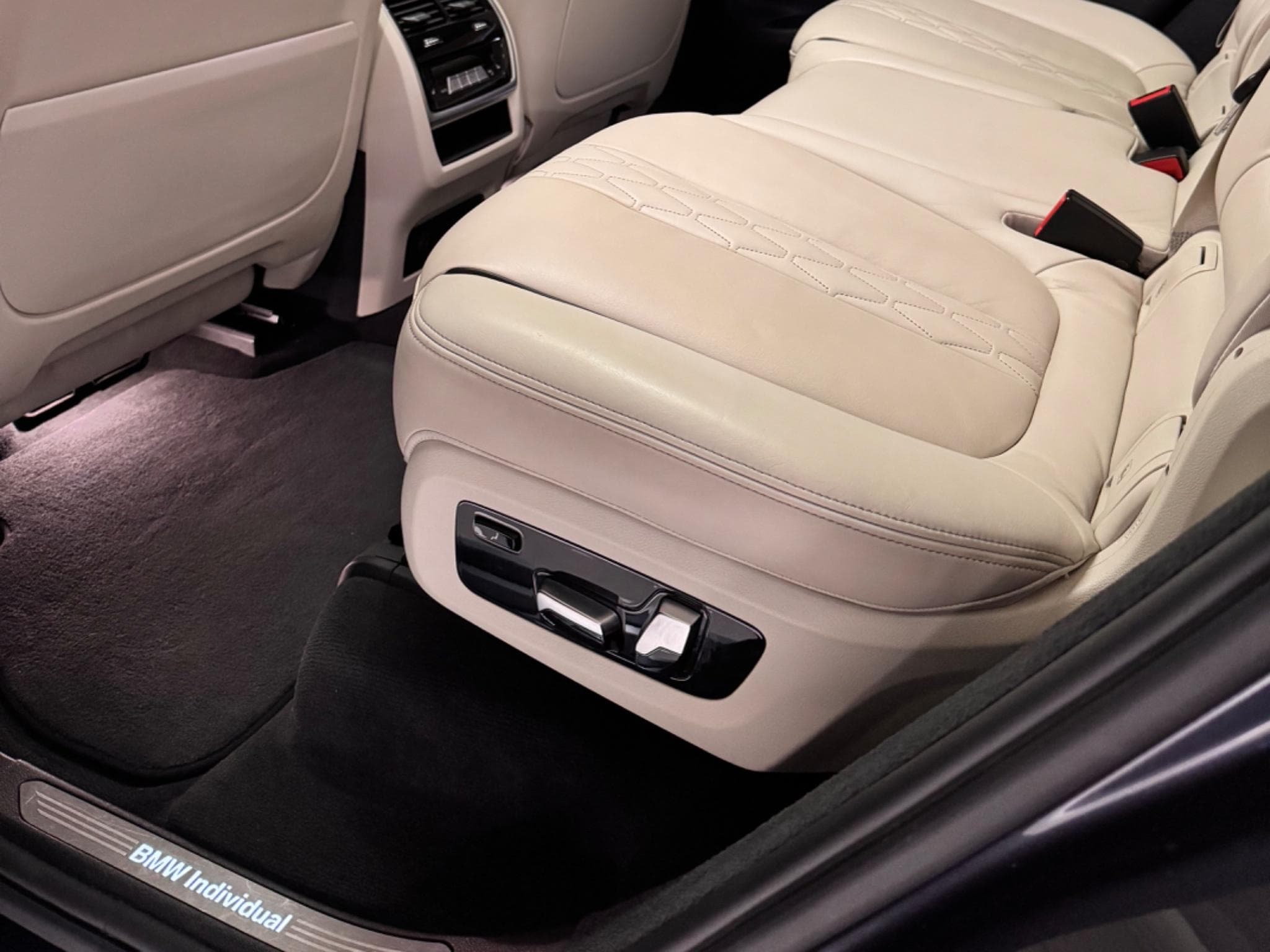 BMW X7 Pure Excellence | BMW Warranty 02/2028 (2019) - Photo 10